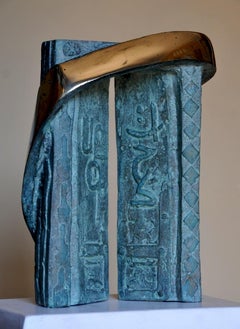 "Glifos" Escultura de bronce 9" x 7" x 2" in de Sarkis Tossonian