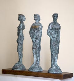 "Orgullo" Escultura de bronce 13" x 11" x 2" pulgadas de Sarkis Tossonian