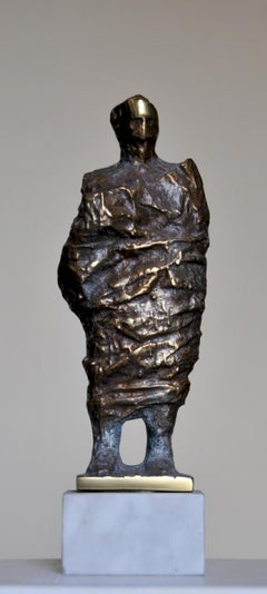 „Robed II“ Bronzeskulptur 10" x 4" x 2" Zoll von Sarkis Tossonian