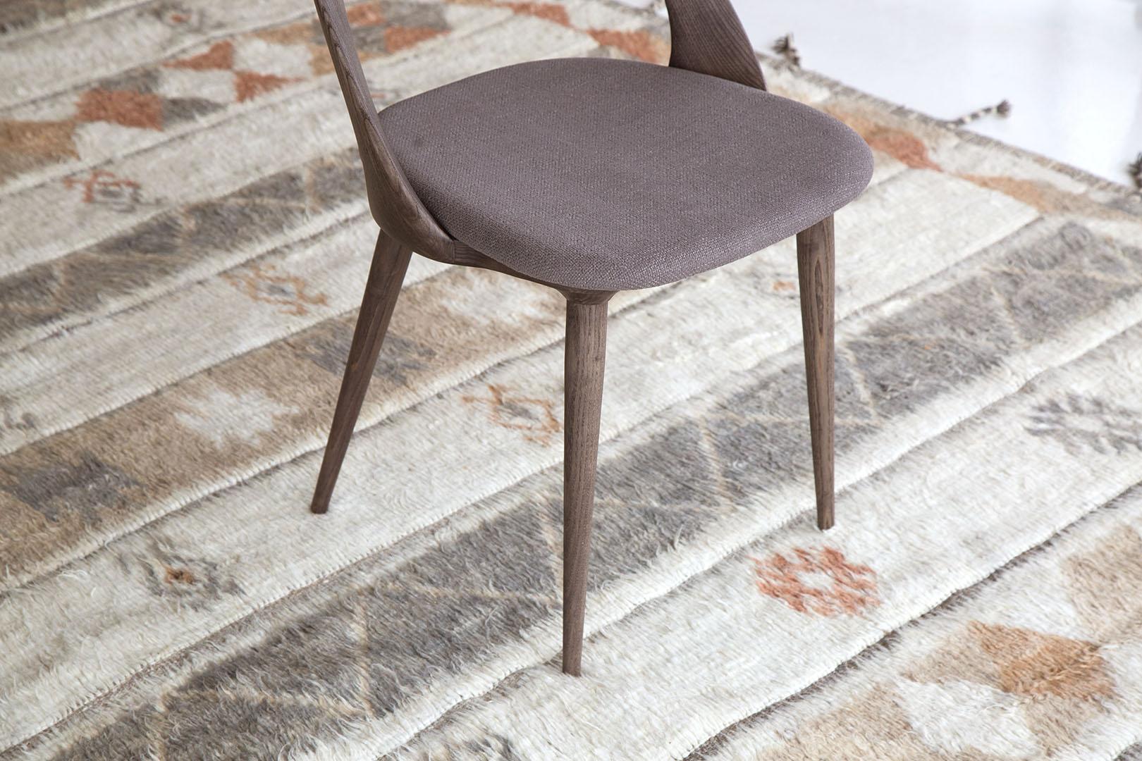 Designed is LA 'Sarma' is made up of luxurious handwoven wool, inspired by vintage Scandinavian design elements, and recreated for the modern design world. 'Kust' also meaning 'coast' was consciously designed for a proper coastal lifestyle.

Rug