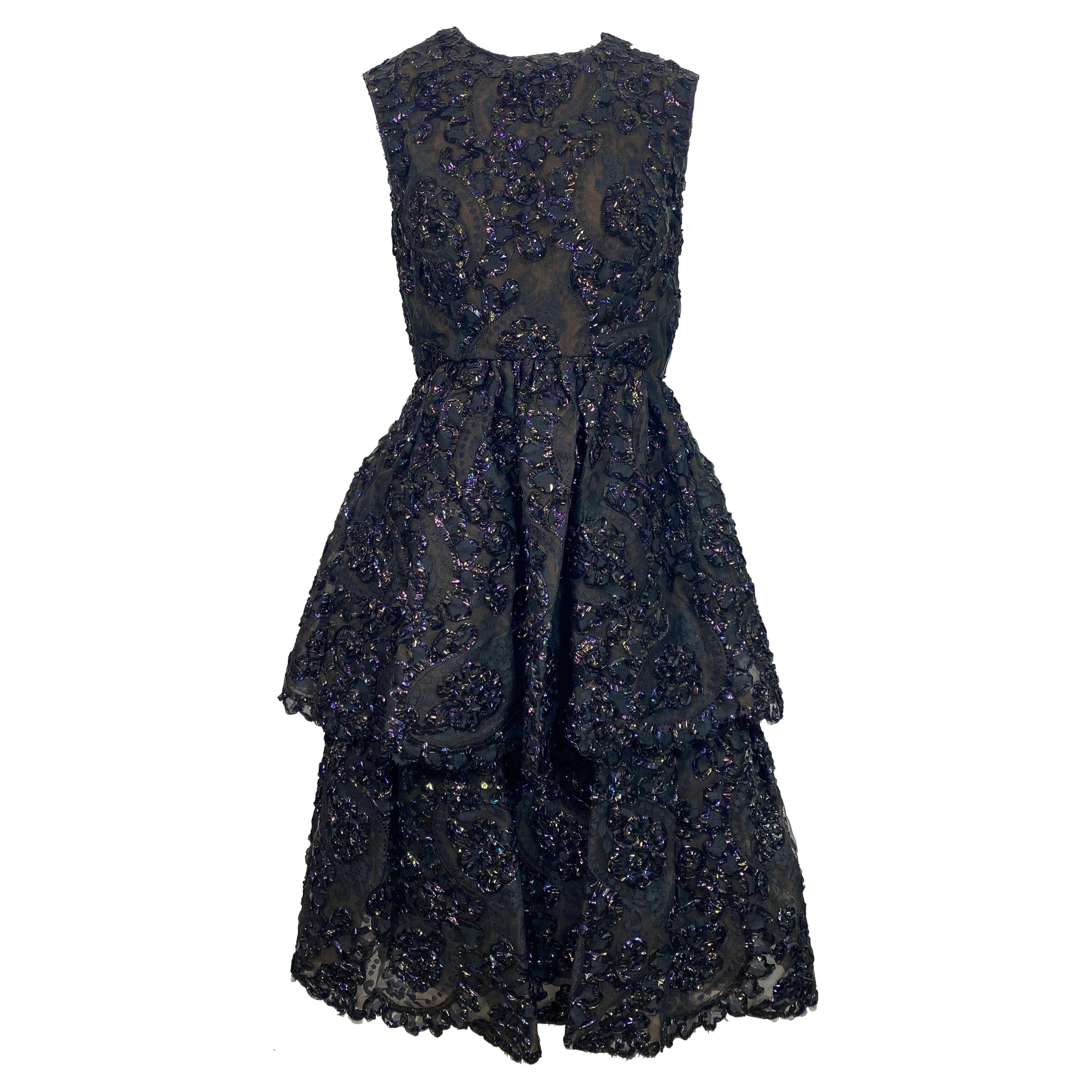 Sarmi, robe de cocktail sans manches incrustée de cellophane noire, taille 4, années 1960 en vente