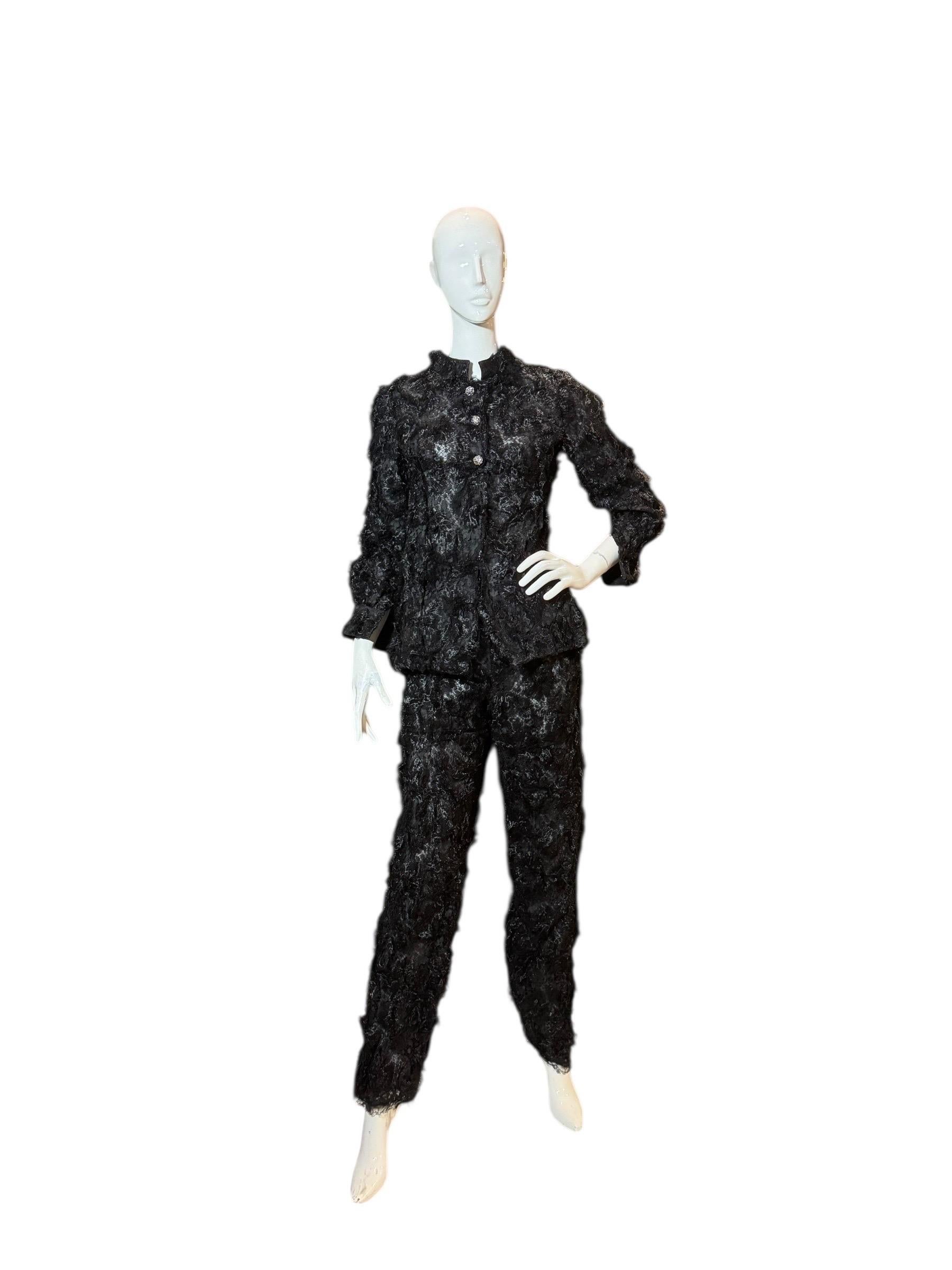 Sarmi New York 1960s Black Lace and Horsehair Ruched Suit, Brooklyn Museum (en anglais) en vente 2