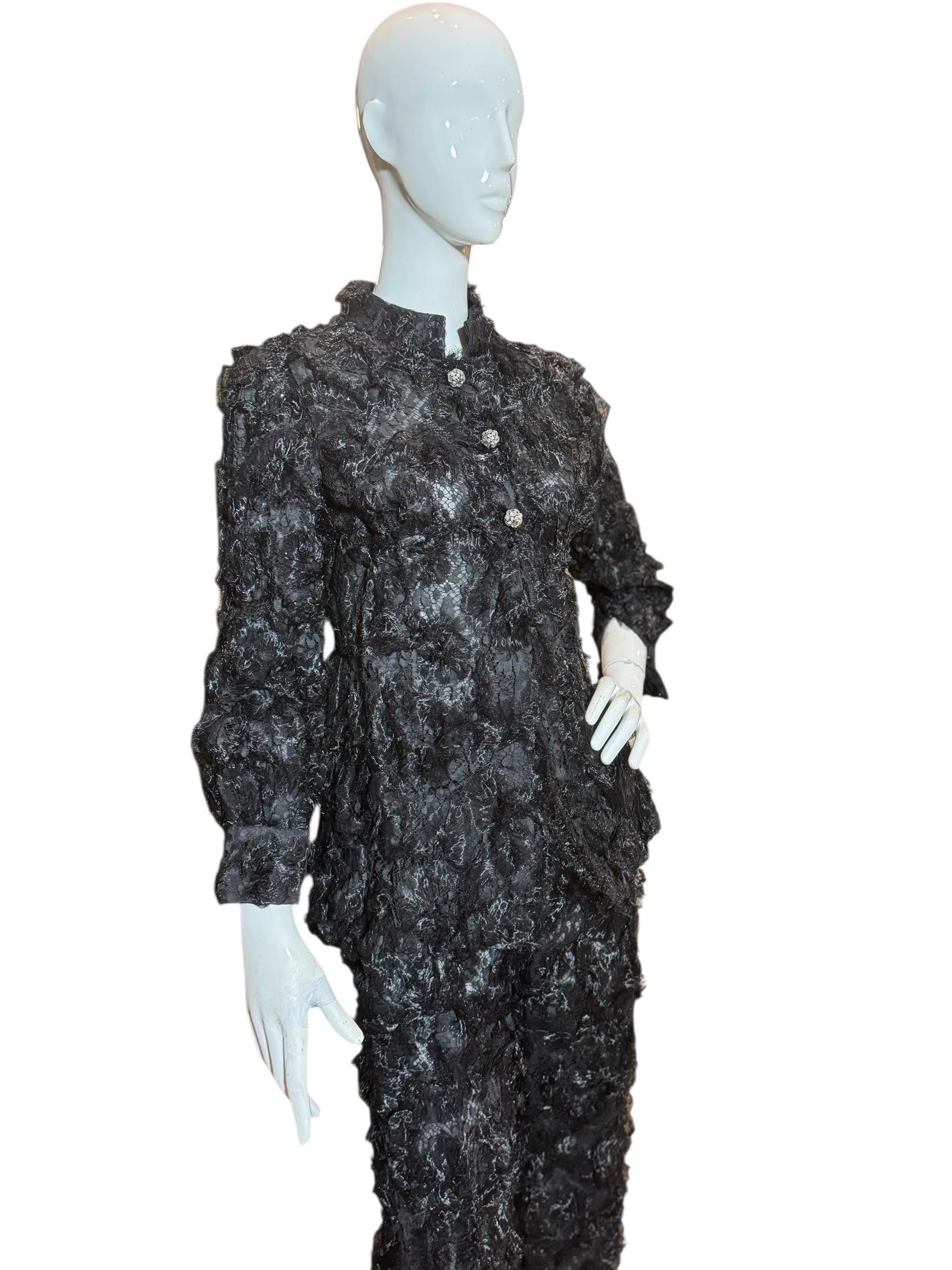 Sarmi New York 1960s Black Lace and Horsehair Ruched Suit, Brooklyn Museum (en anglais) en vente 4