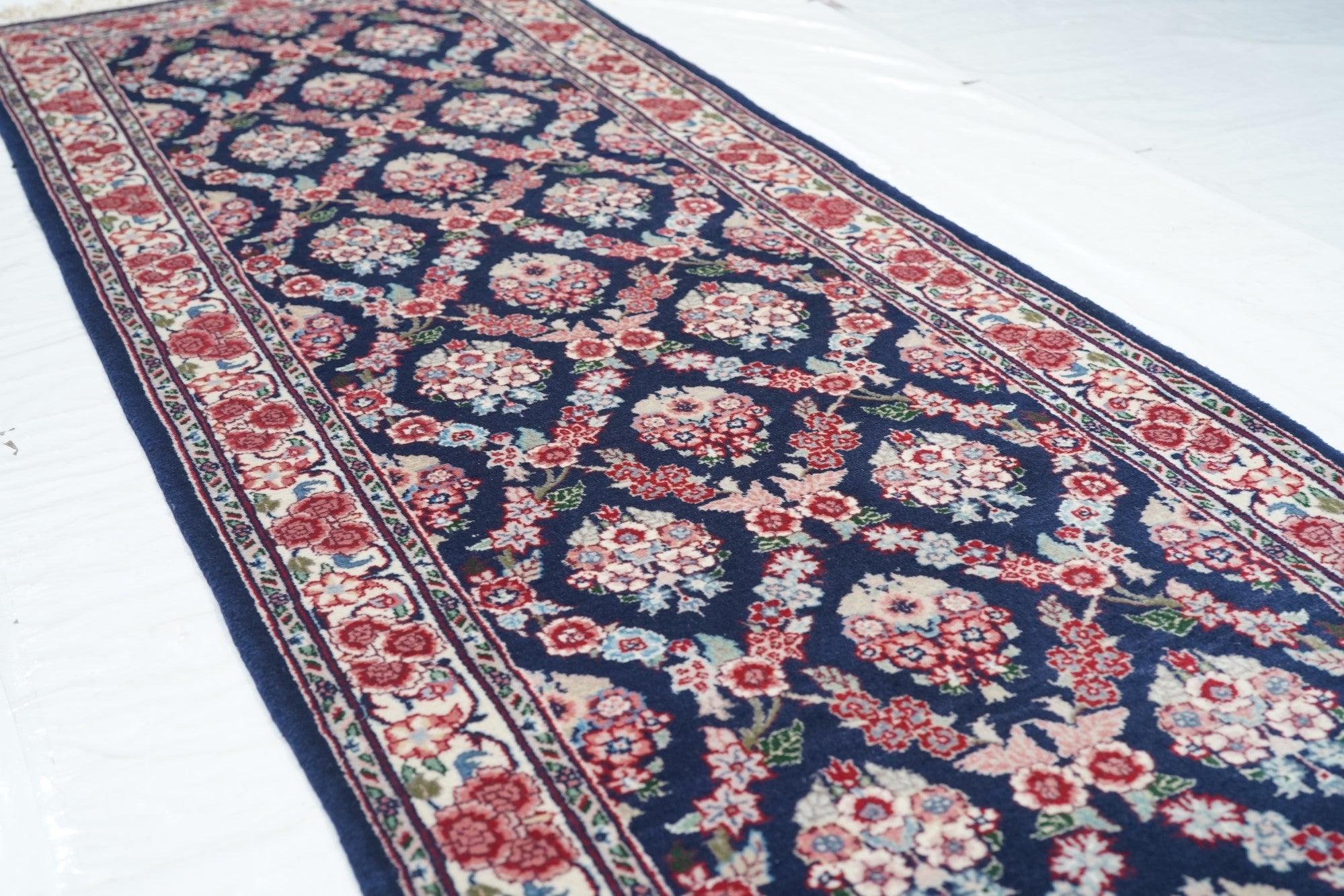XXI secolo e contemporaneo Sarouk Runner 2'6'' x 8'0'' in vendita