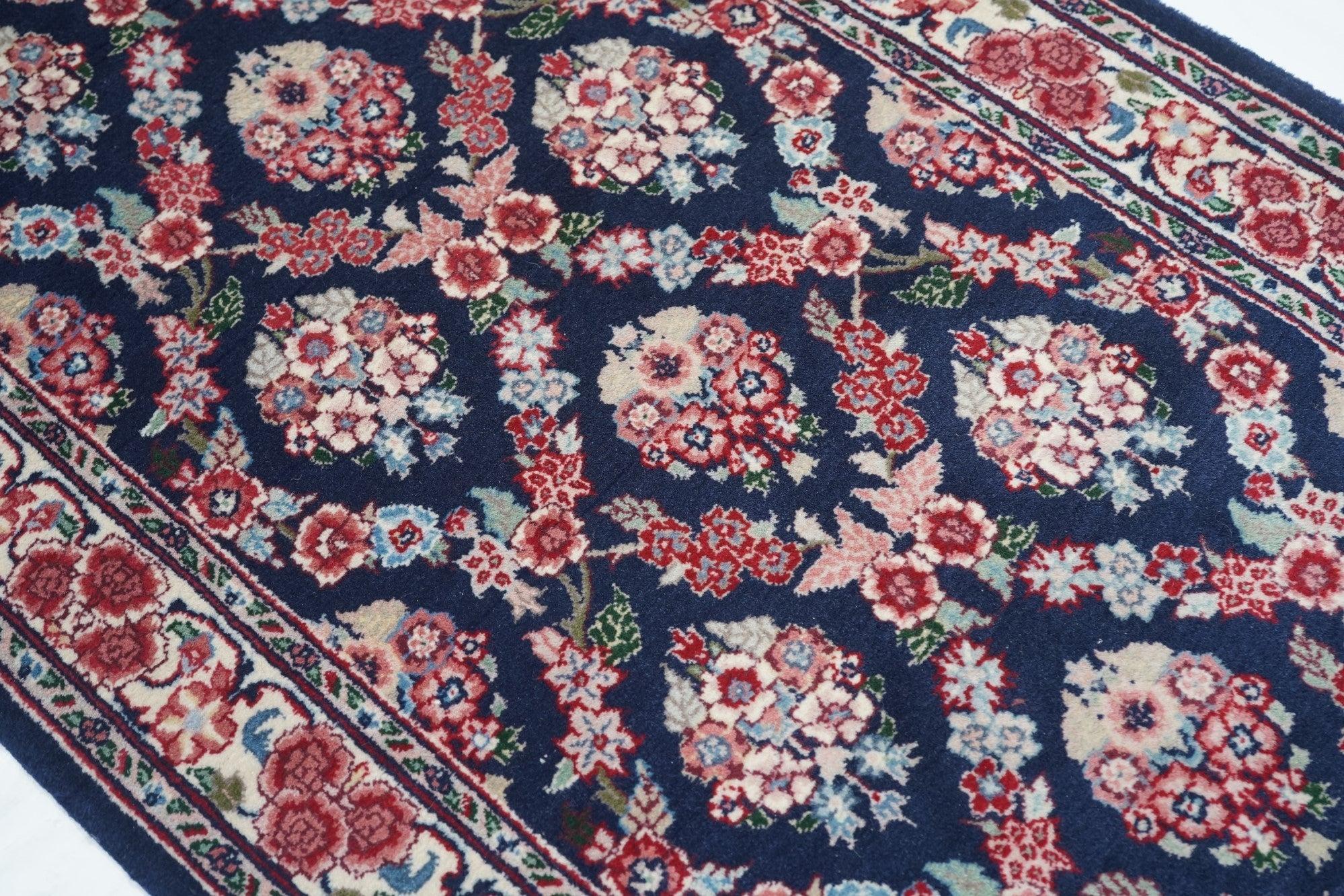 Lana Sarouk Runner 2'6'' x 8'0'' in vendita