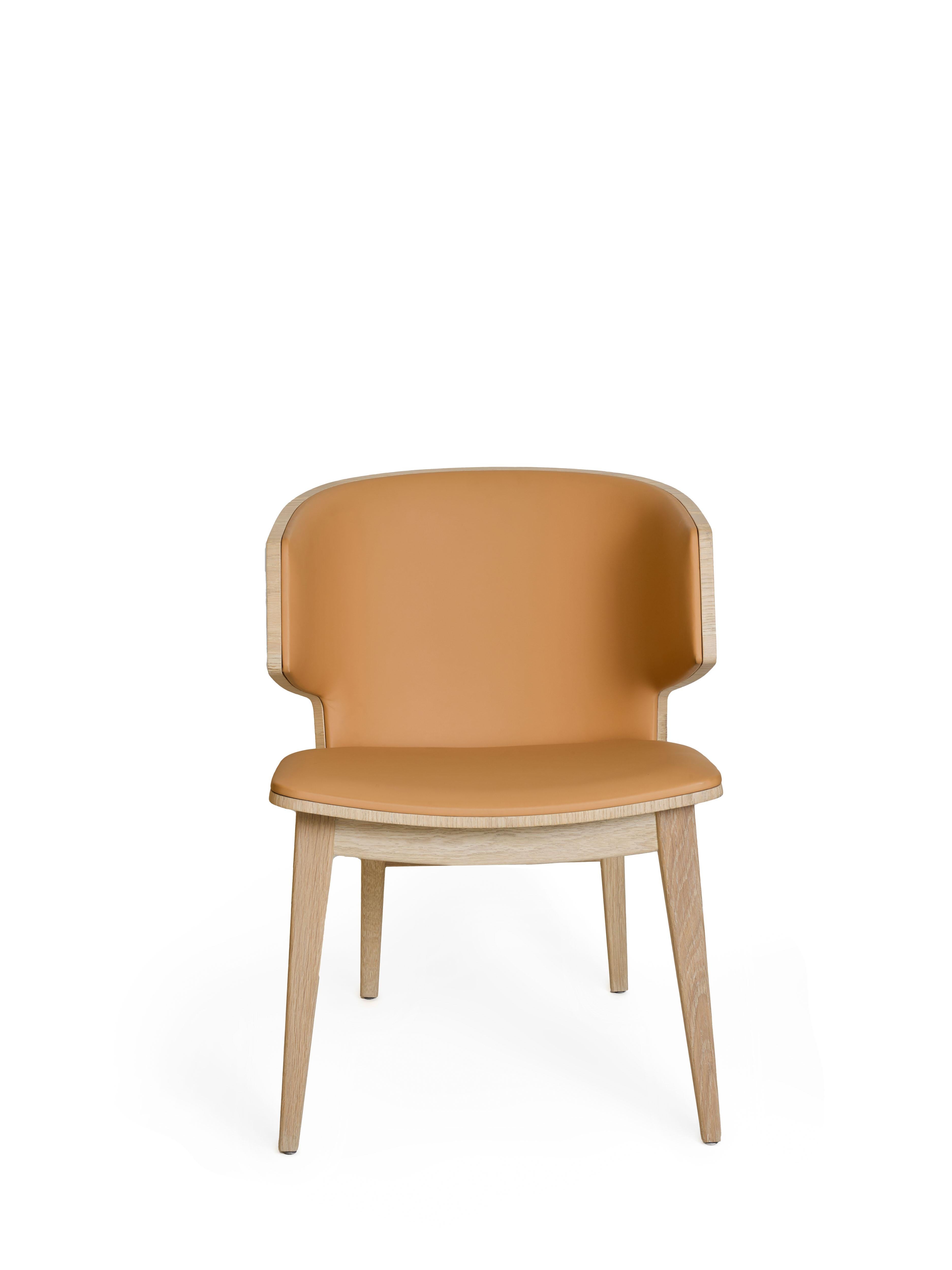Sarr is a cozy state of the chair; with a solid walnut/oak body and cashmere/leather upholstery this chair provides maximum comfort.
Dining chair, office chair. Comfortable dining chair