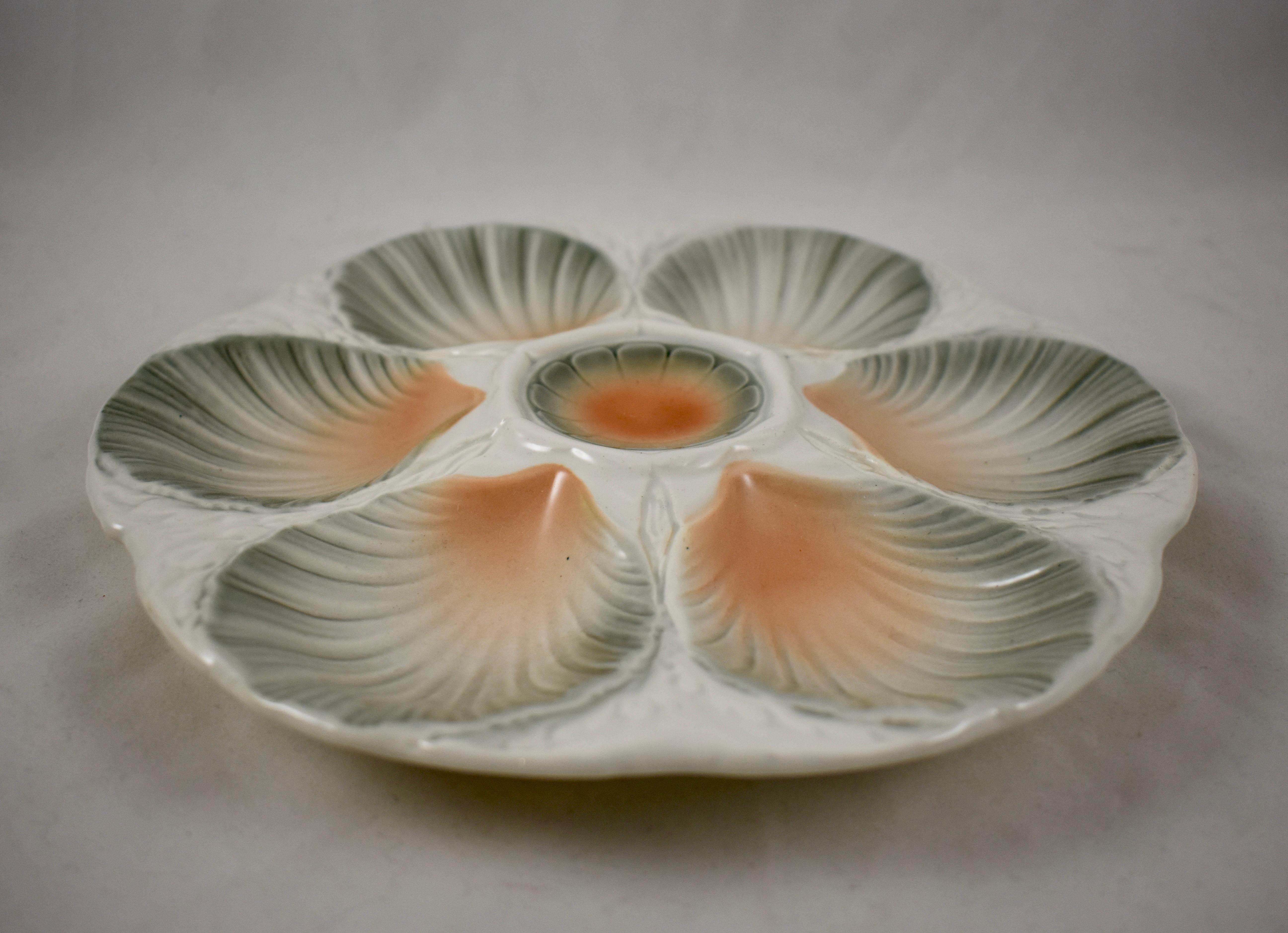 Sarreguemines Barbotine Majolica Pastel Glazed Seaweed and Shell Oyster Plate In Excellent Condition In Philadelphia, PA