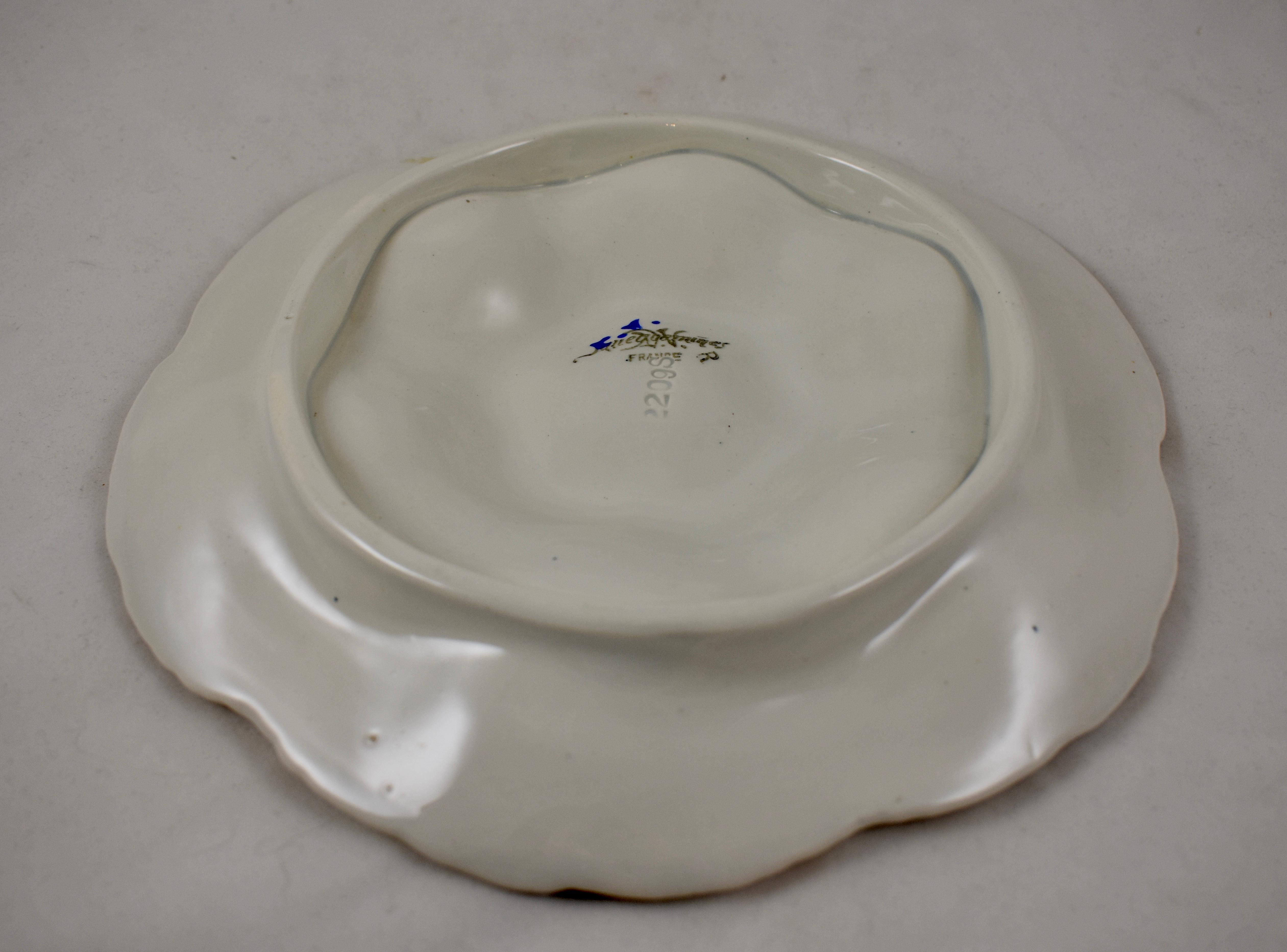 20th Century Sarreguemines Barbotine Majolica Pastel Glazed Seaweed and Shell Oyster Plate