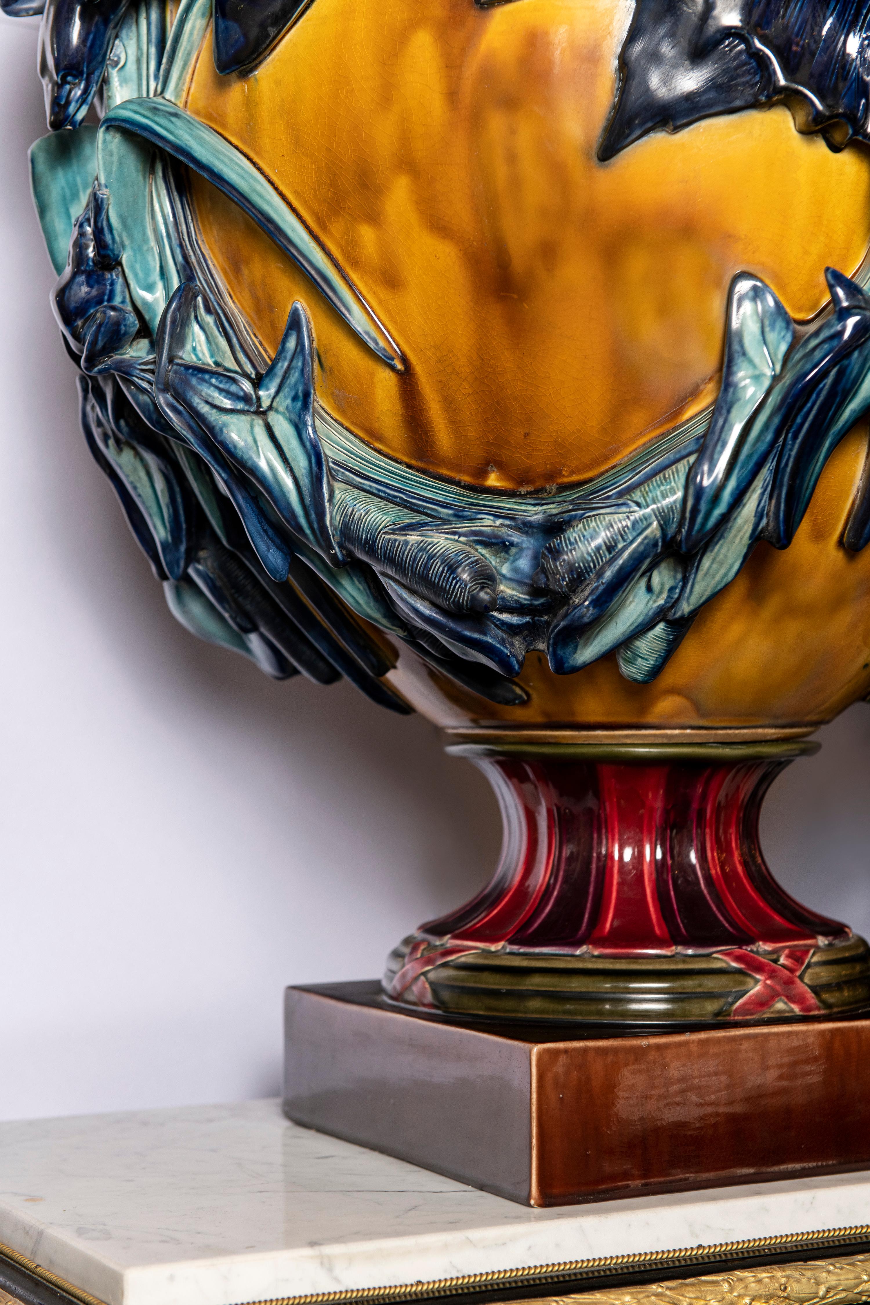 Français Vase en céramique de Sarreguemines:: période Art nouveau:: France:: vers 1890 en vente