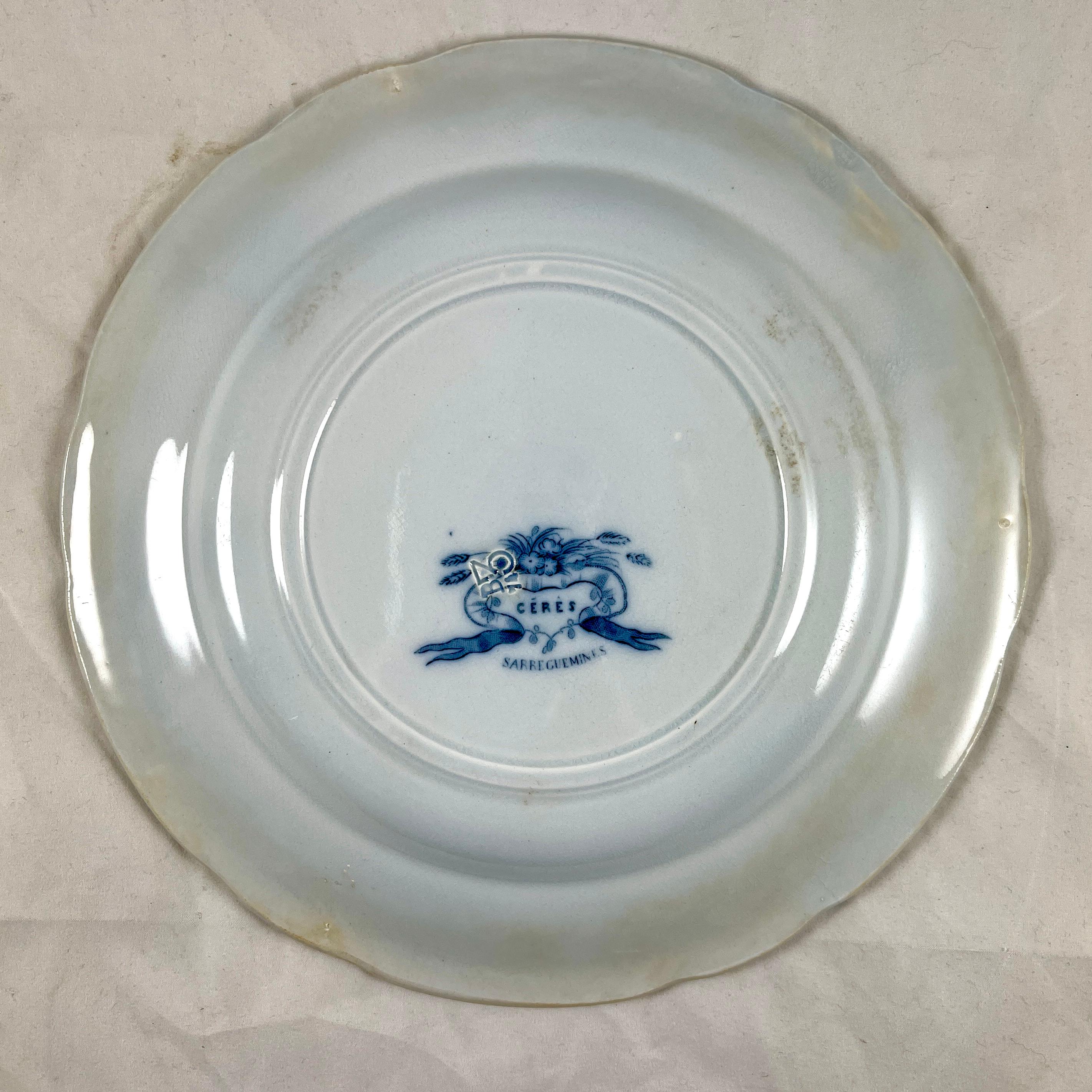 Assiettes plates bleues et blanches Sarreguemines Cérès, années 1870  Lot de six Bon état - En vente à Philadelphia, PA
