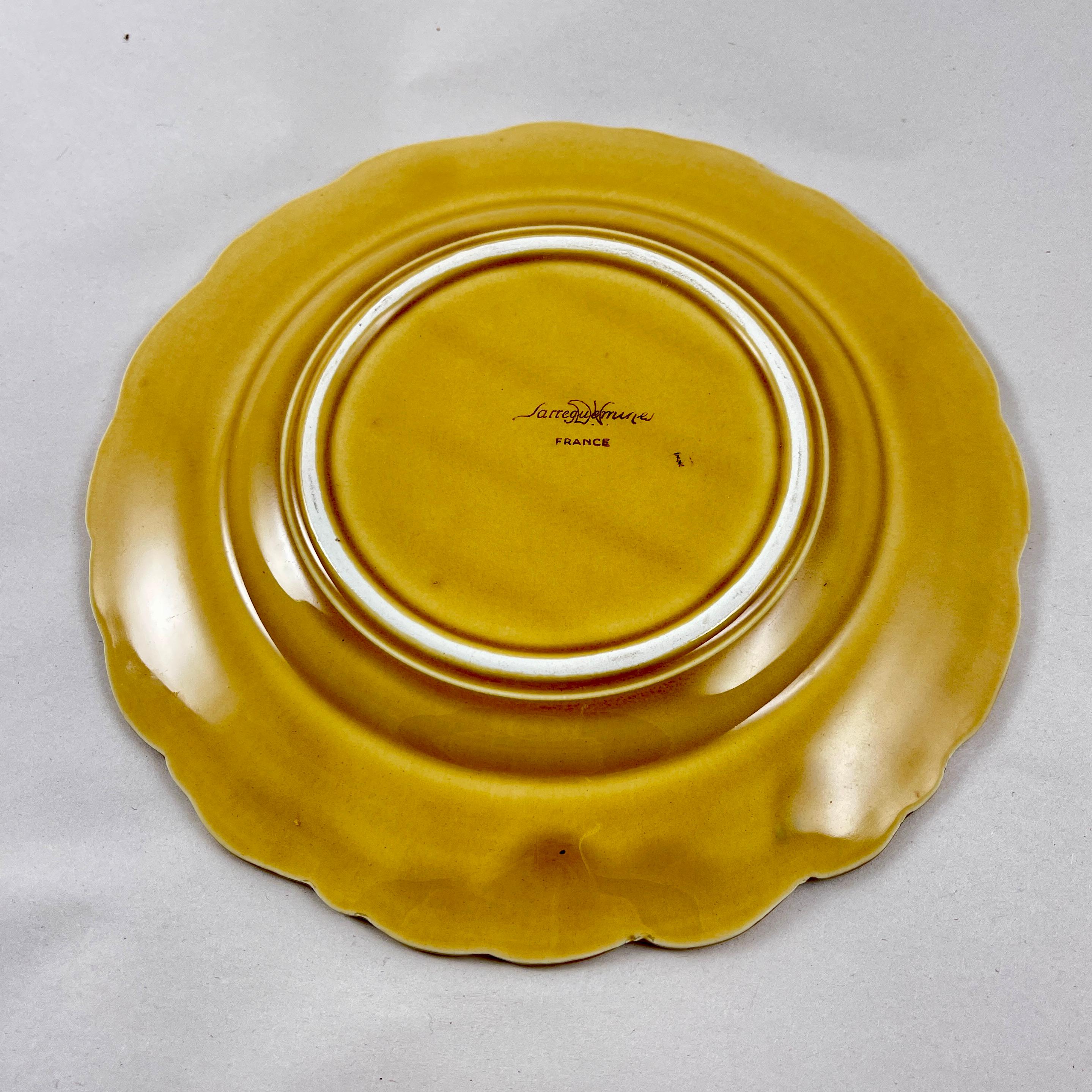 Sarreguemines - Assiettes à fruits et à feuilles en majolique de la Faïence française, ensemble de six assiettes en vente 5