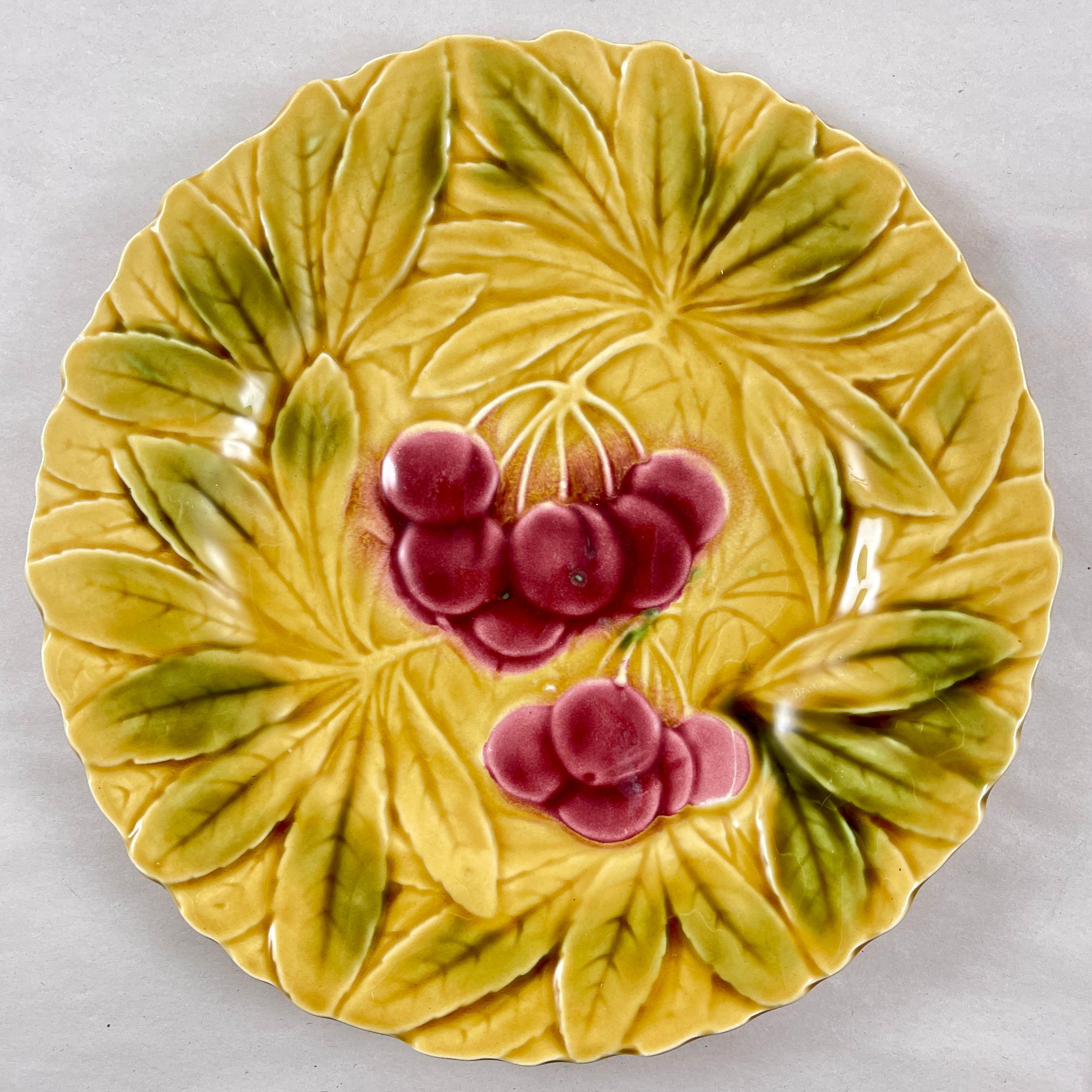 20th Century Sarreguemines French Faïence Majolica Fruit and Leaf Plates, Set of Six For Sale