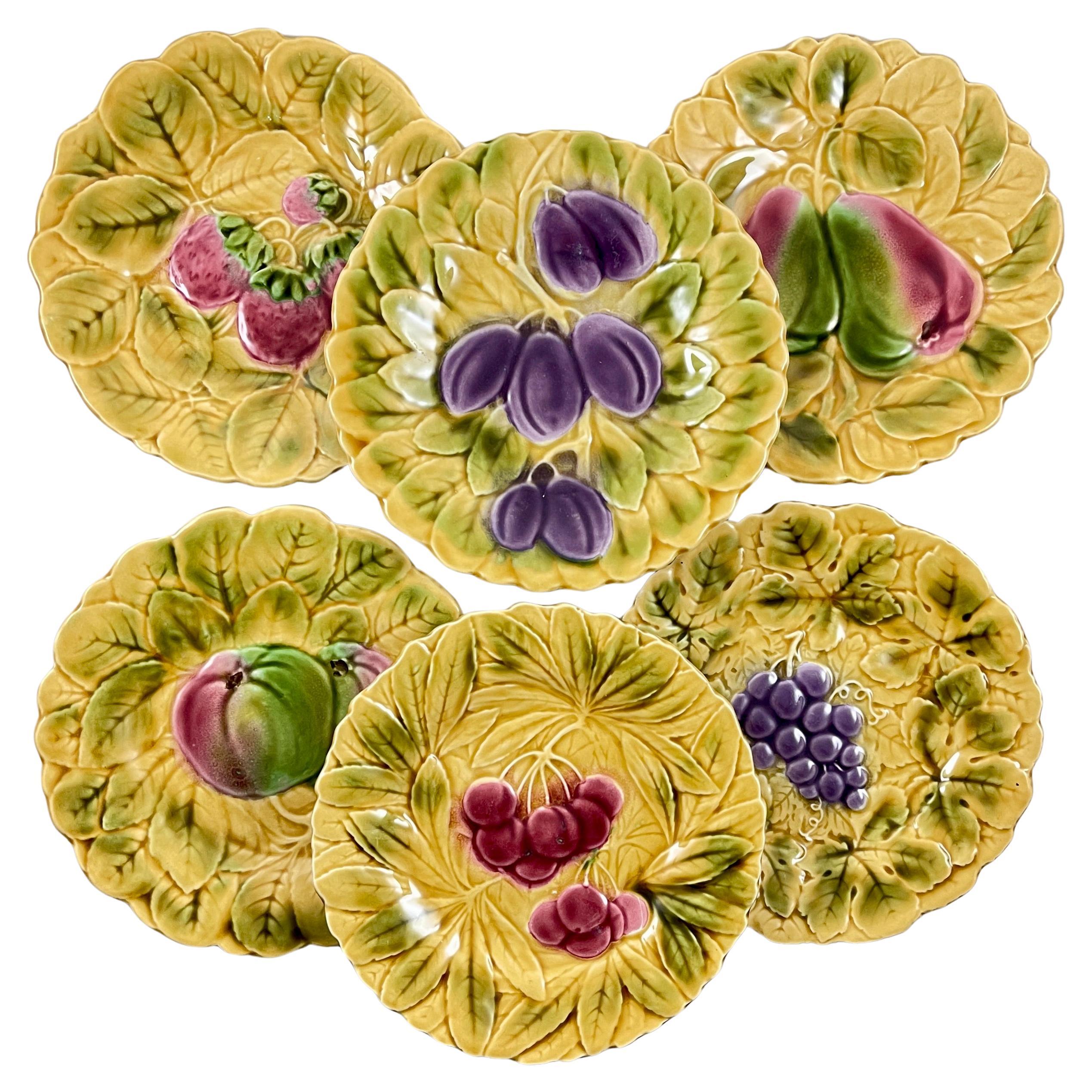 Sarreguemines French Faïence Majolica Fruit and Leaf Plates, Set of Six For Sale