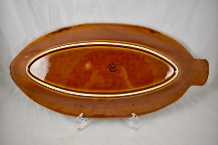 Sarreguemines Mid-Century Era French Faïence Majolica Whole Fish Serving Platter For Sale 4