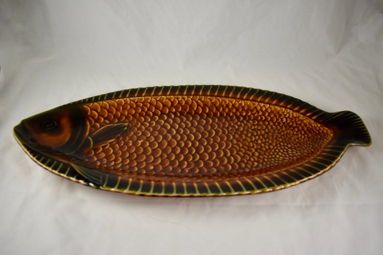 Aesthetic Movement Sarreguemines Mid-Century Era French Faïence Majolica Whole Fish Serving Platter For Sale
