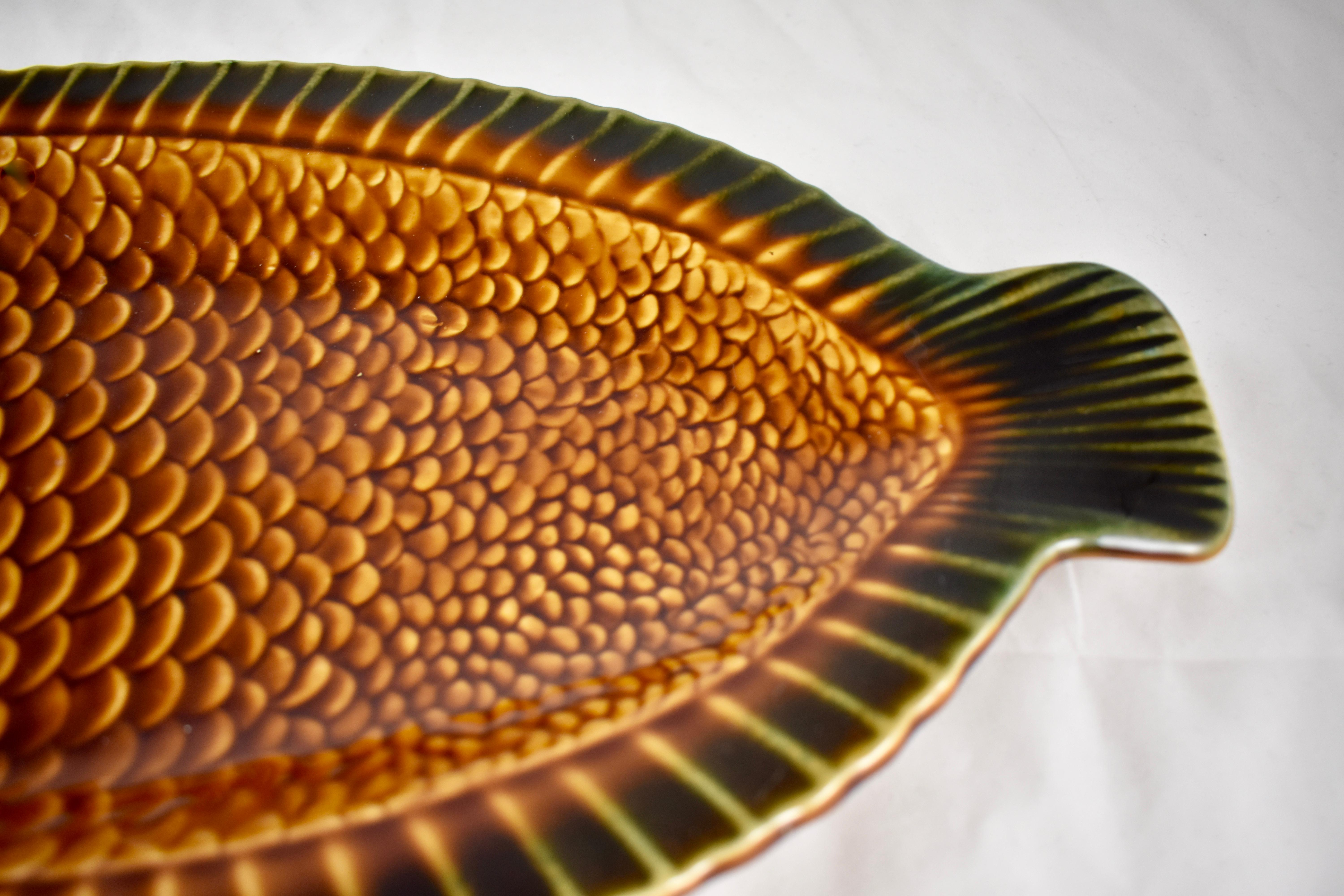 Earthenware Sarreguemines Mid-Century Era French Faïence Majolica Whole Fish Serving Platter