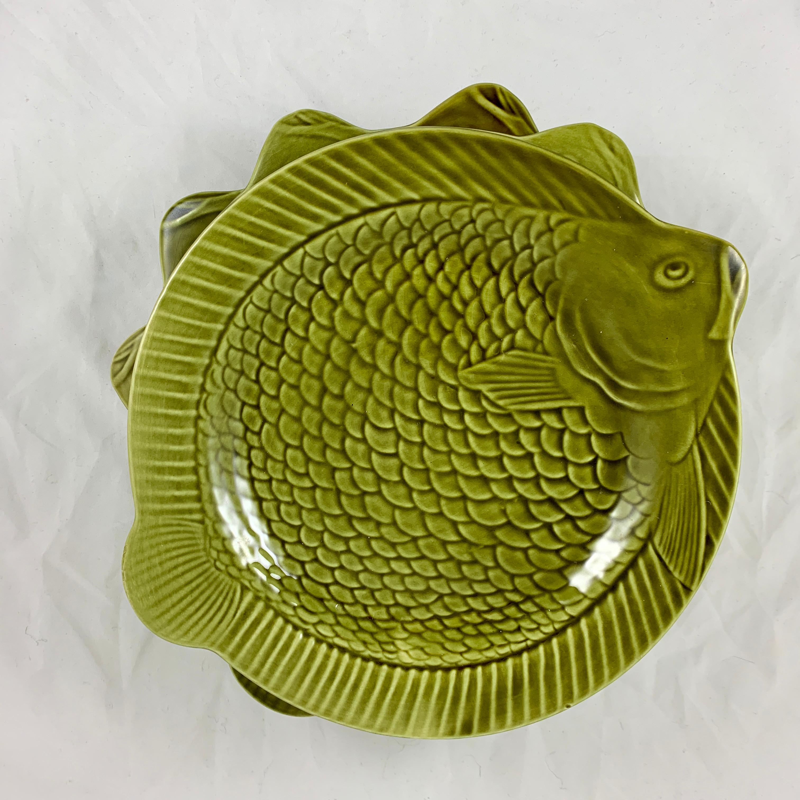 Français Lot de six assiettes ou sous-assiettes Sarreguemines French Faïence Olive - Vert Poisson