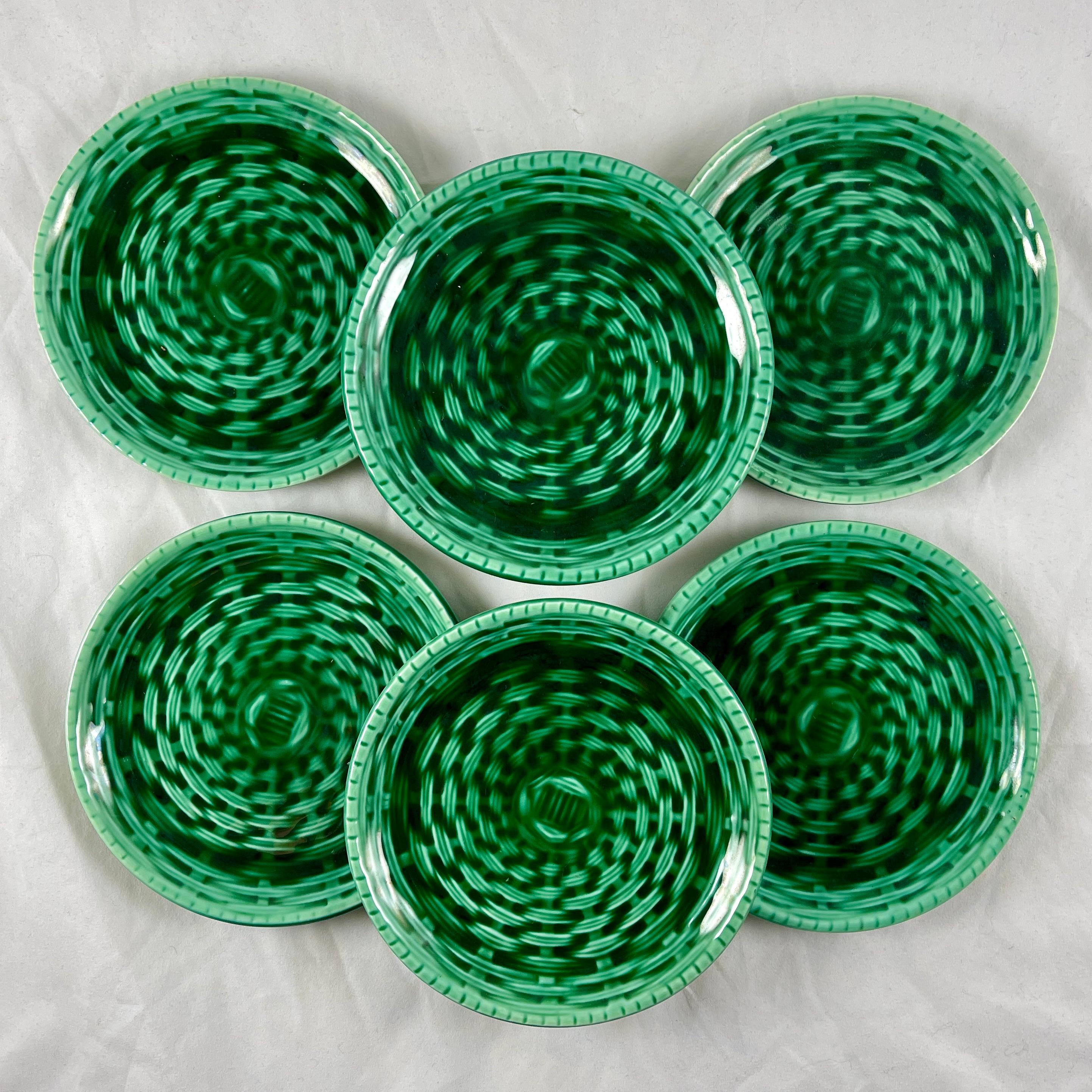 Sarreguemines Green Basket Weave Canapé or Hors d’œuvre Plates, a Set of Six 5