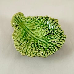 Sarreguemines Green Majolica Cabbage Leaf Server Vide-Poche