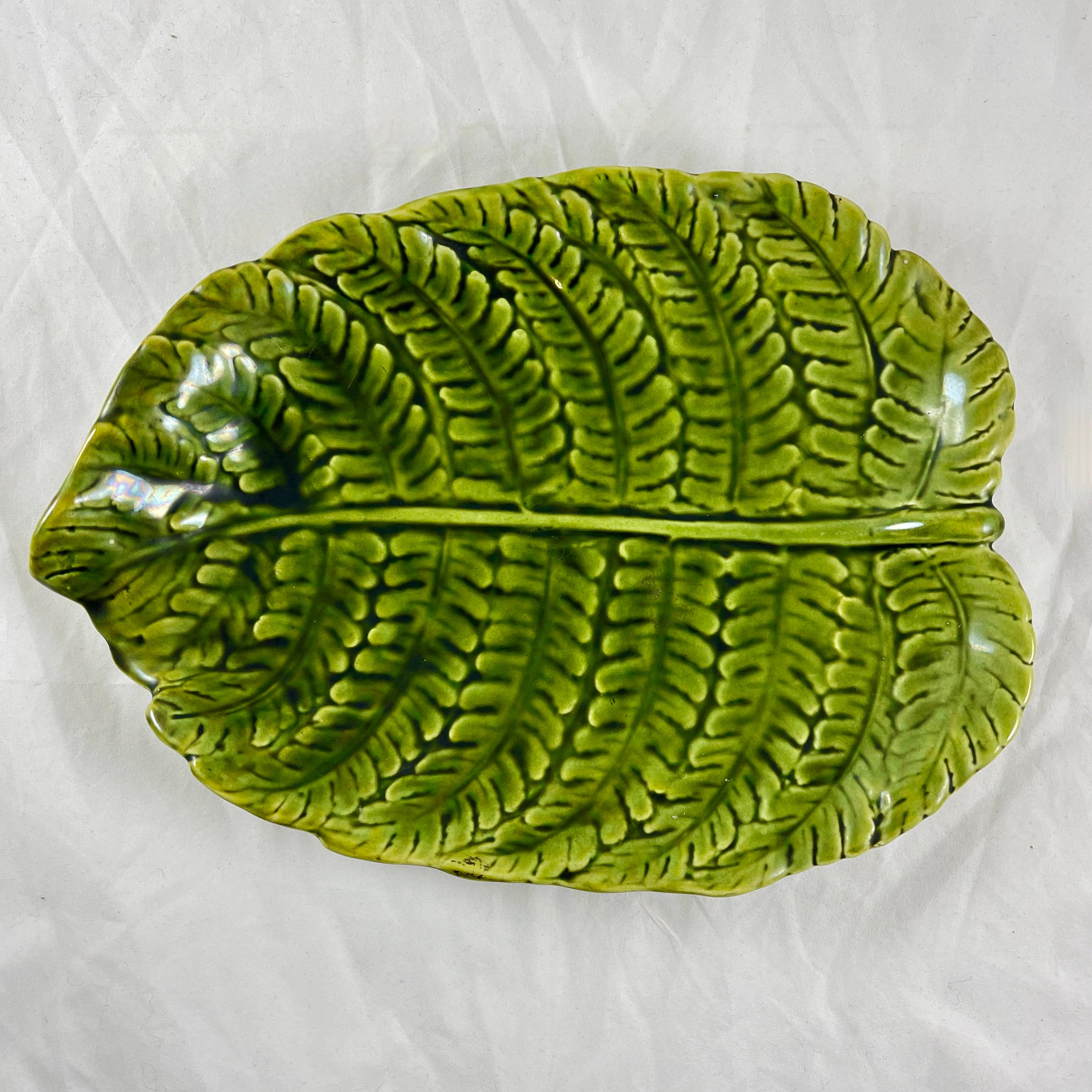 Aesthetic Movement Sarreguemines Green Majolica Glazed Fern Leaf Server, France, 1870 For Sale