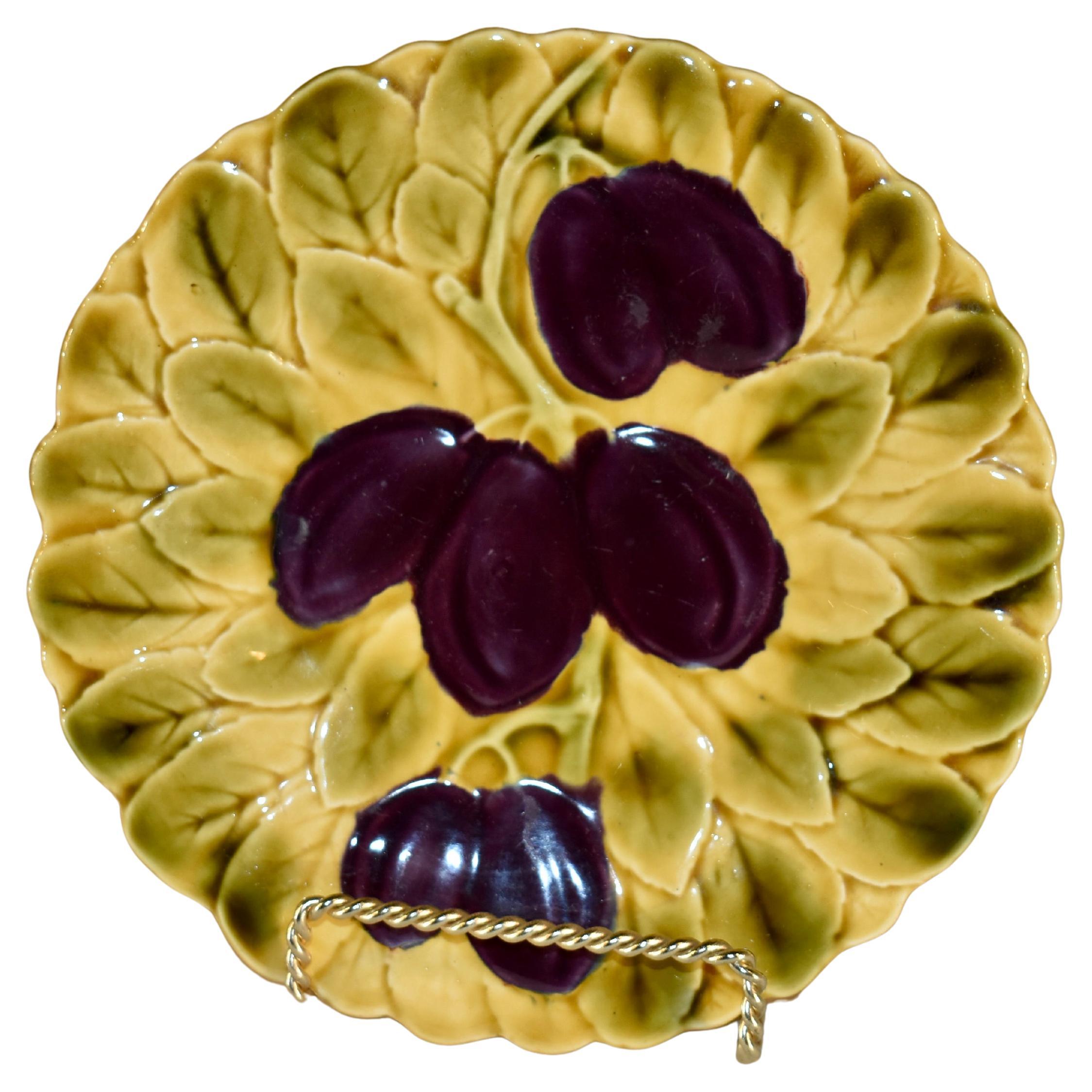 Sarreguemines Majolica Plum Plate, Circa 1920
