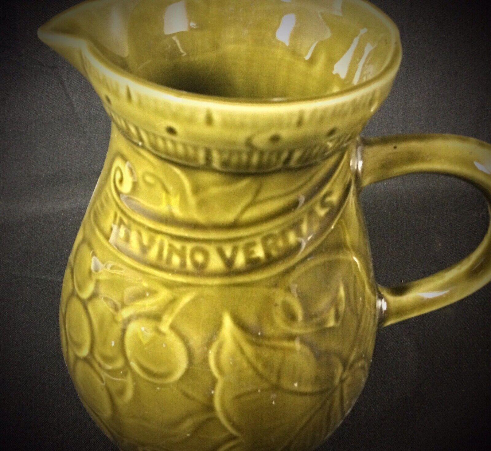 Francese Brocca Sarreguemines con disegno di fiori d'uva e di vite - 2Y98 in vendita