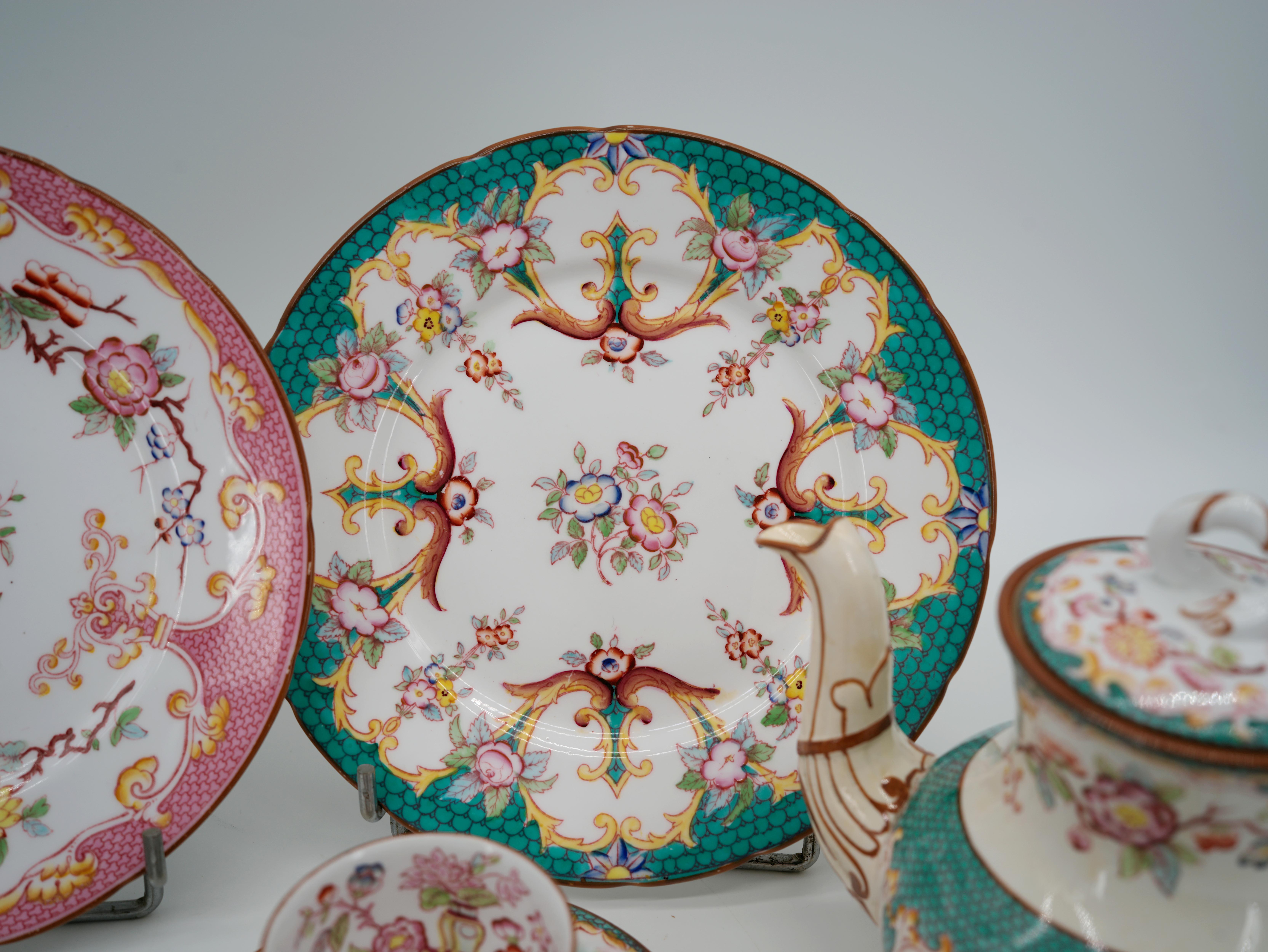 Sarreguemines Porcelain Minton Tea/Coffee Set, End 19th C. im Angebot 3