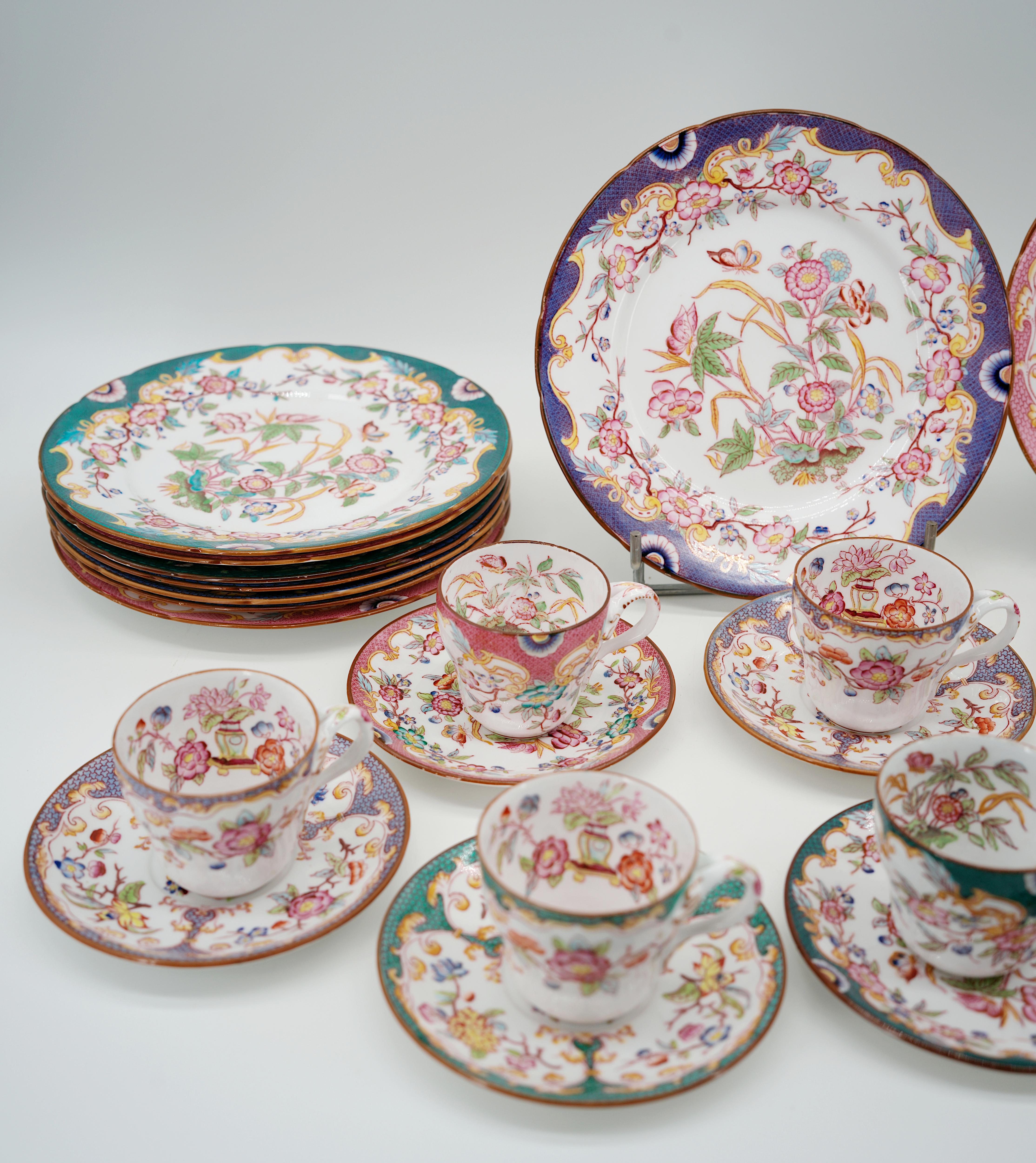 Sarreguemines Porcelain Minton Tea/Coffee Set, End 19th C. im Zustand „Gut“ im Angebot in Saint-Amans-des-Cots, FR