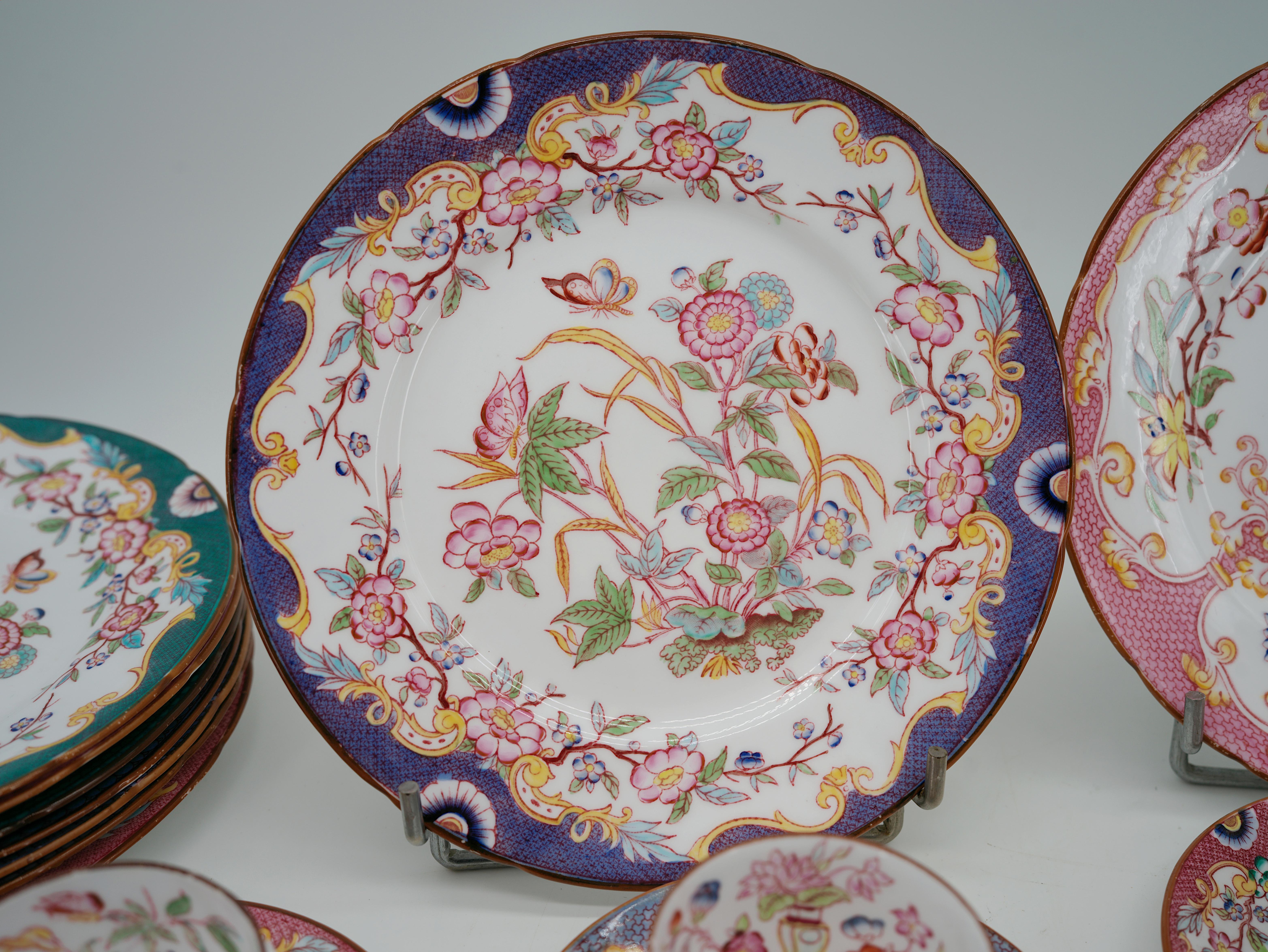 Sarreguemines Porcelain Minton Tea/Coffee Set, End 19th C. im Angebot 1