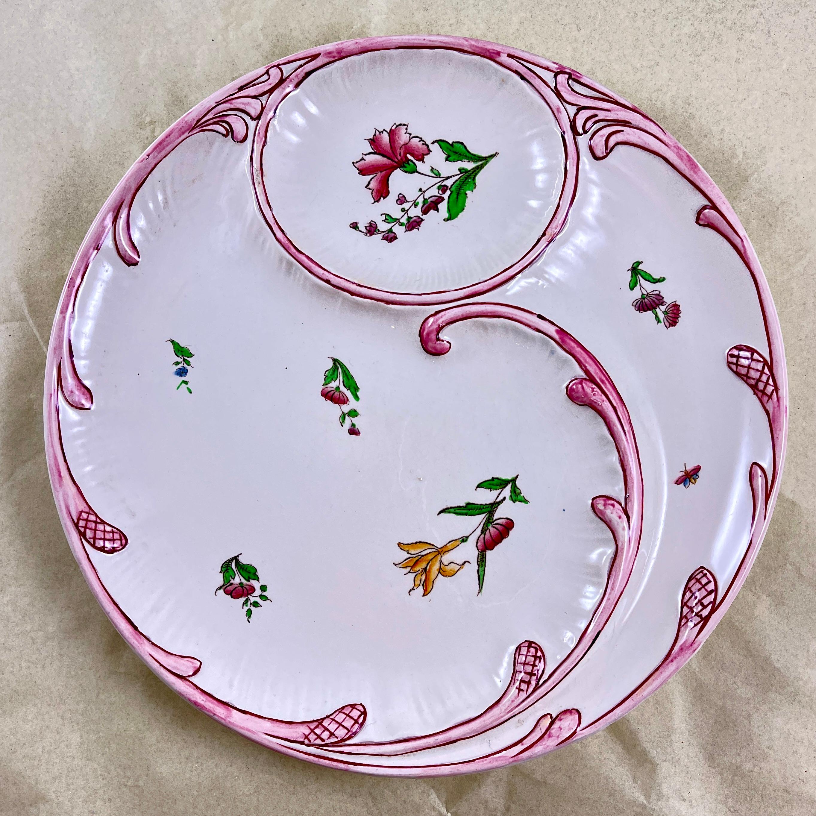 19th Century Sarreguemines Strasbourg Pattern Hand Painted Faïence Asparagus Plate For Sale