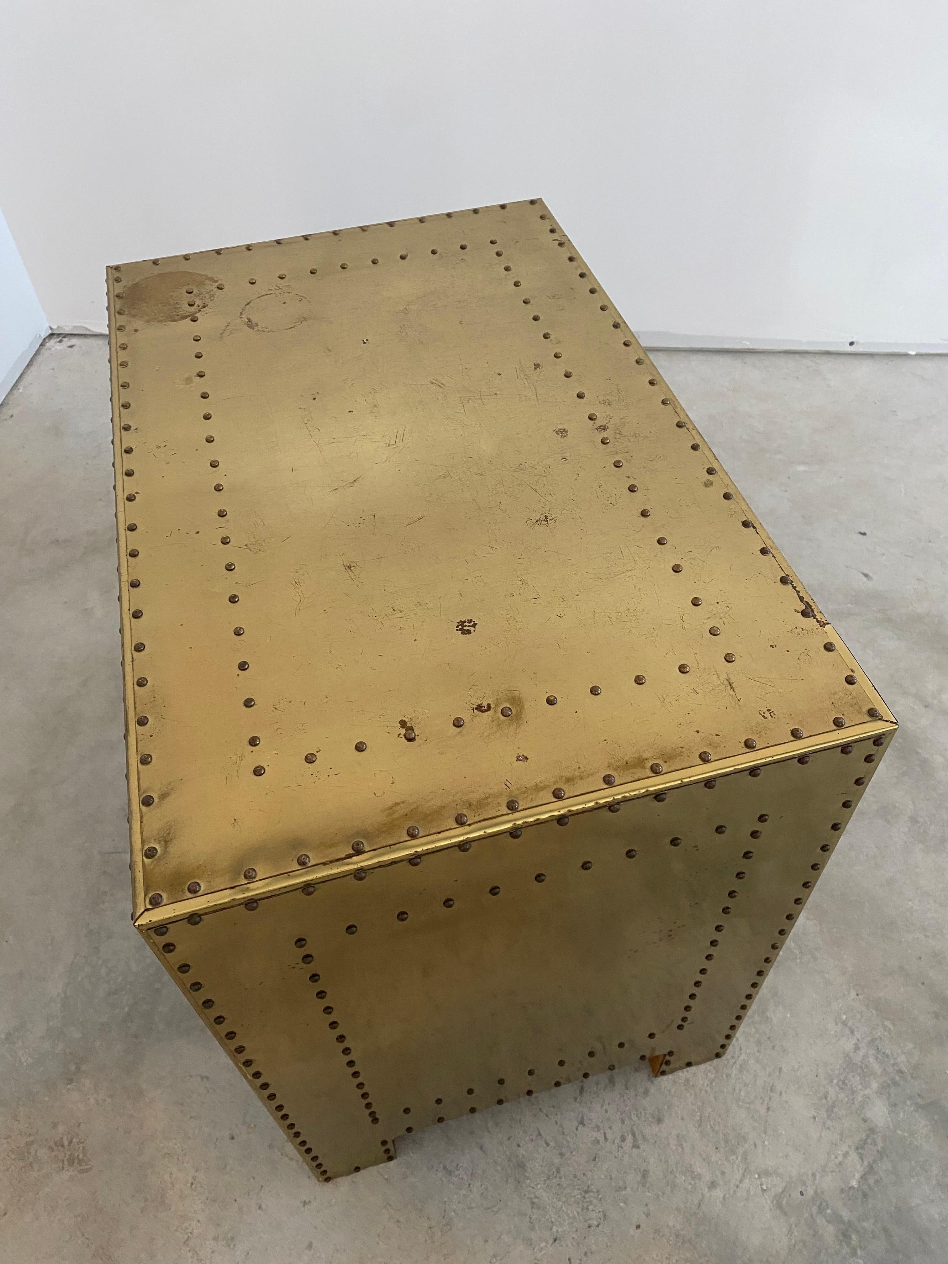 Sarreid Commode à trois tiroirs en laiton en vente 9