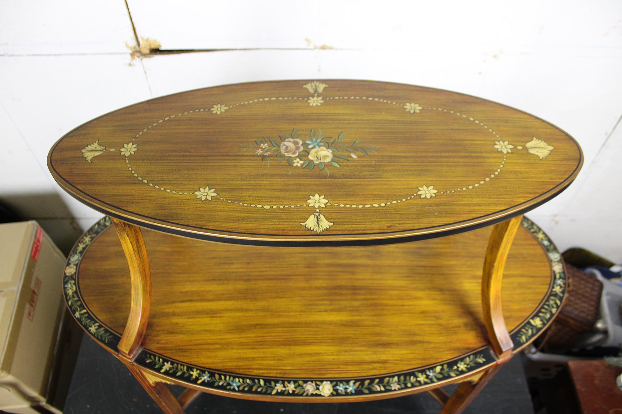 Hardwood Sarreid Edwardian Oval Tray Top Étagère Table Sheraton Revival Floral Painted 35 For Sale