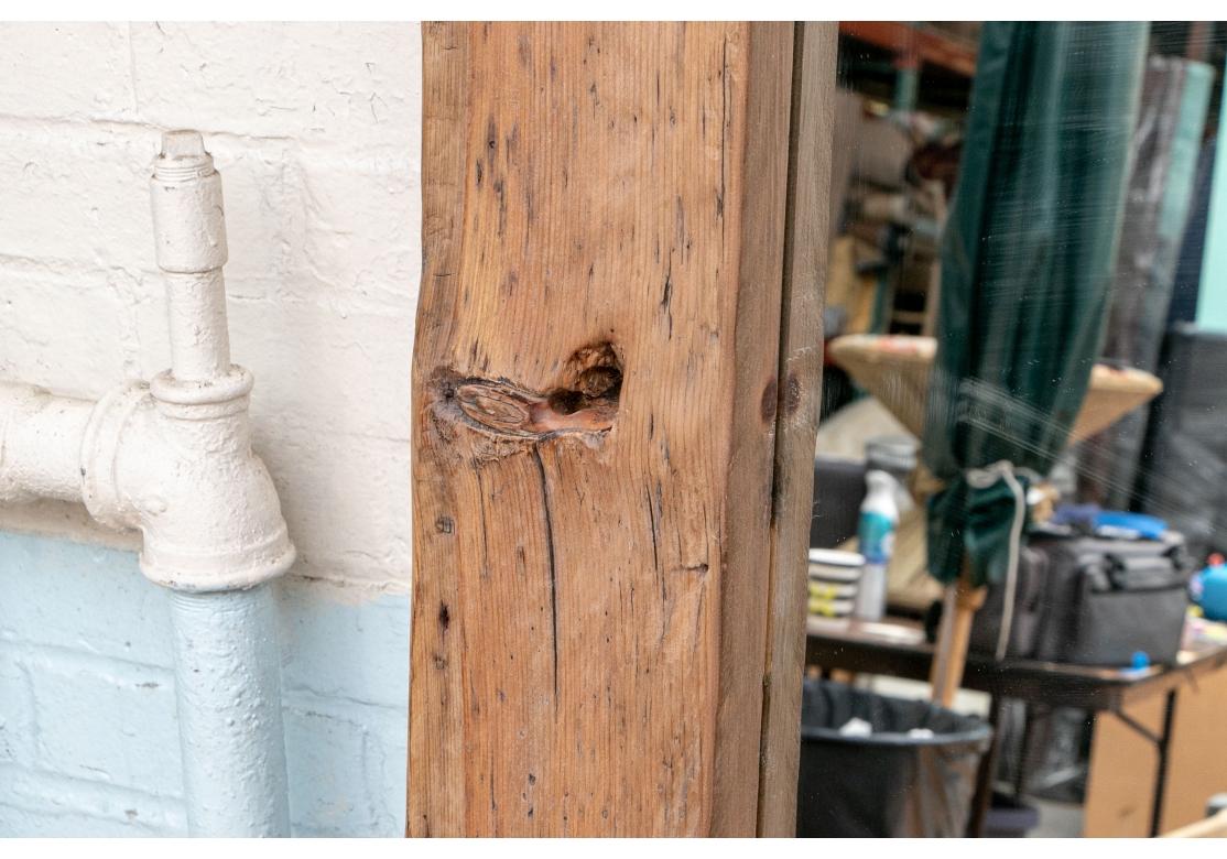 Sarreid Ltd. Miroir avec supports en bois de récupération Bon état - En vente à Bridgeport, CT