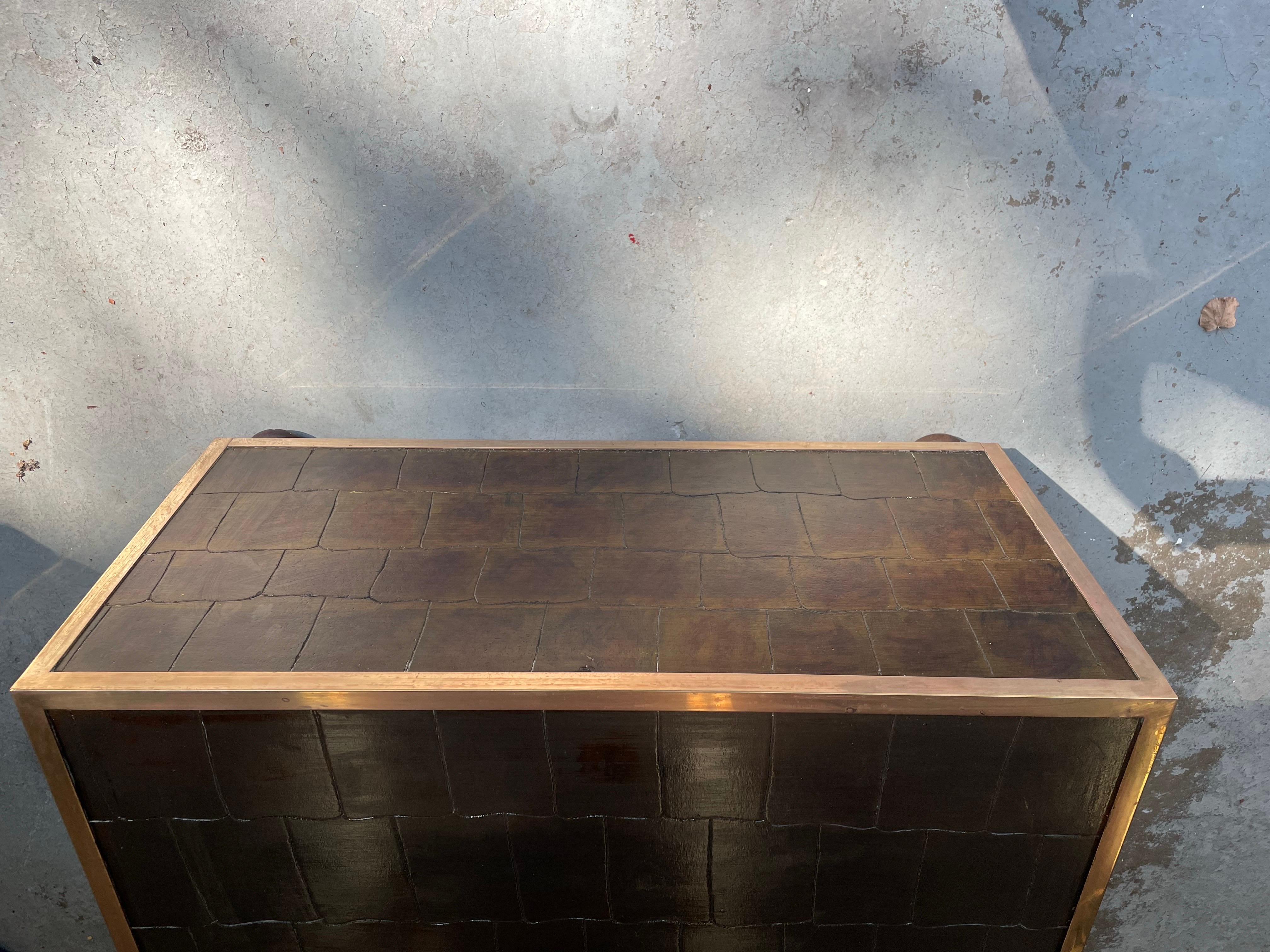 Sarreid ltd trunk In Good Condition In Winnetka, IL