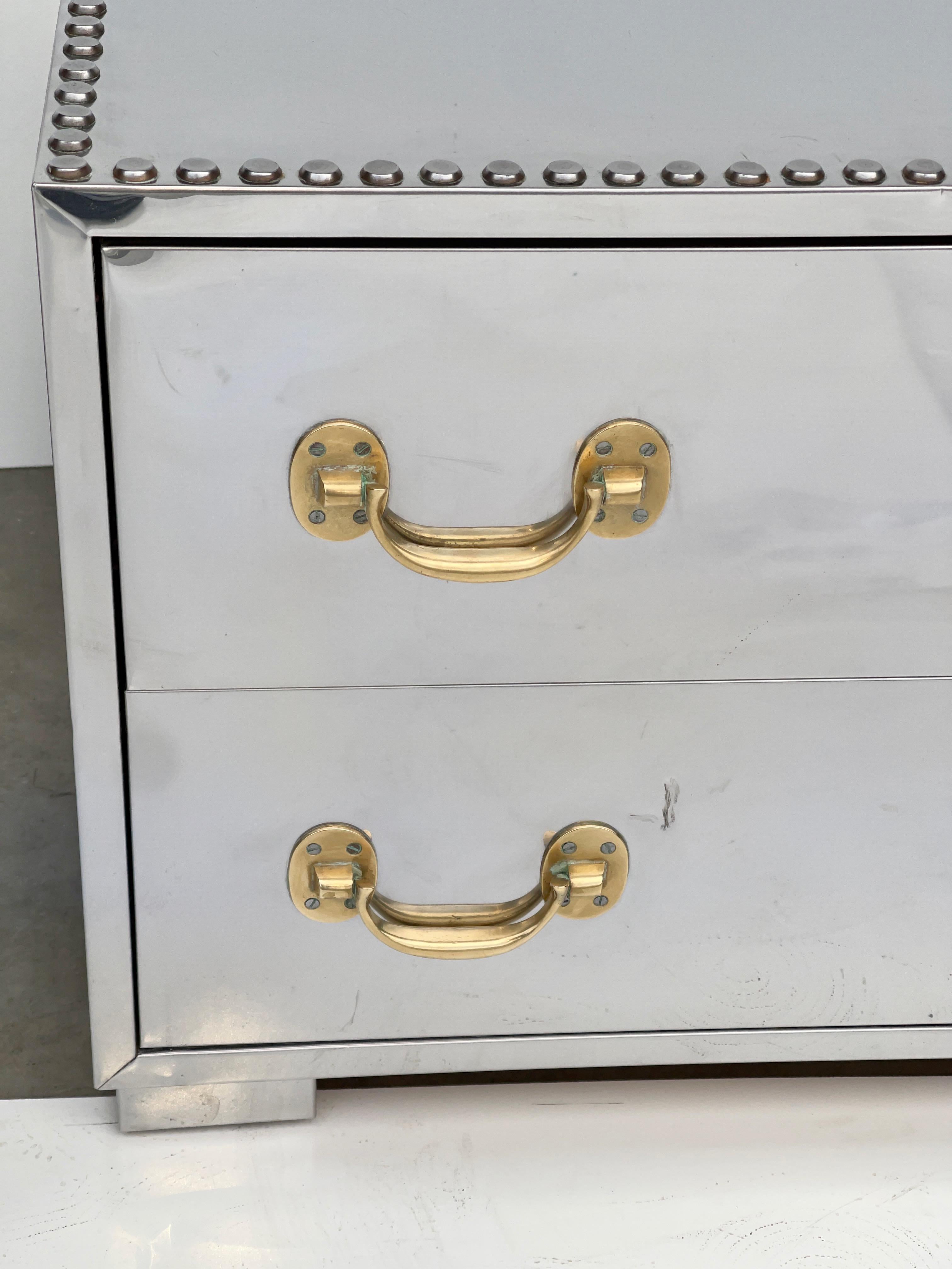 Sarreid Cassettone a due cassetti in ottone e acciaio inox lucidato a specchio in vendita 4