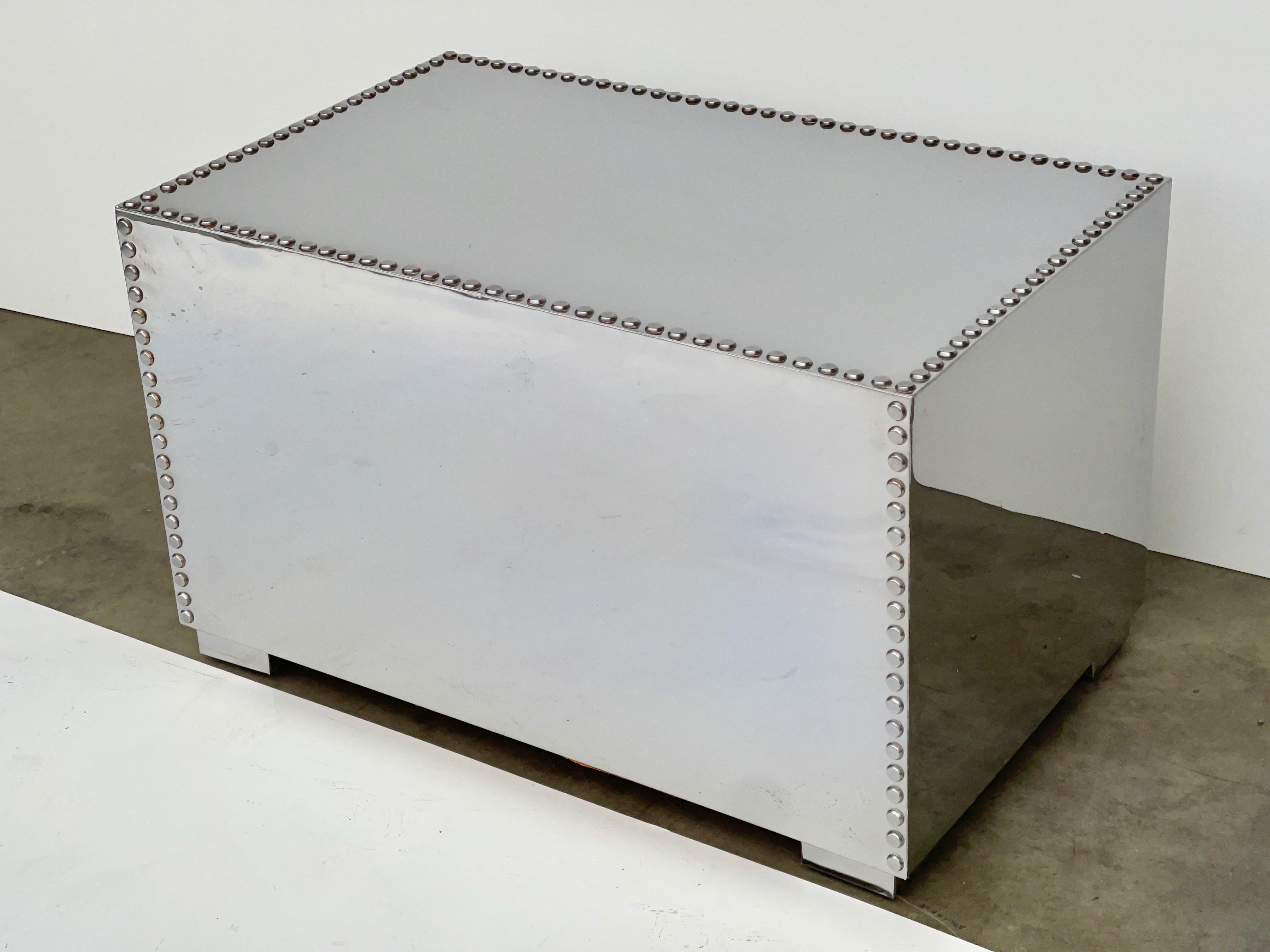 Sarreid Cassettone a due cassetti in ottone e acciaio inox lucidato a specchio in vendita 7