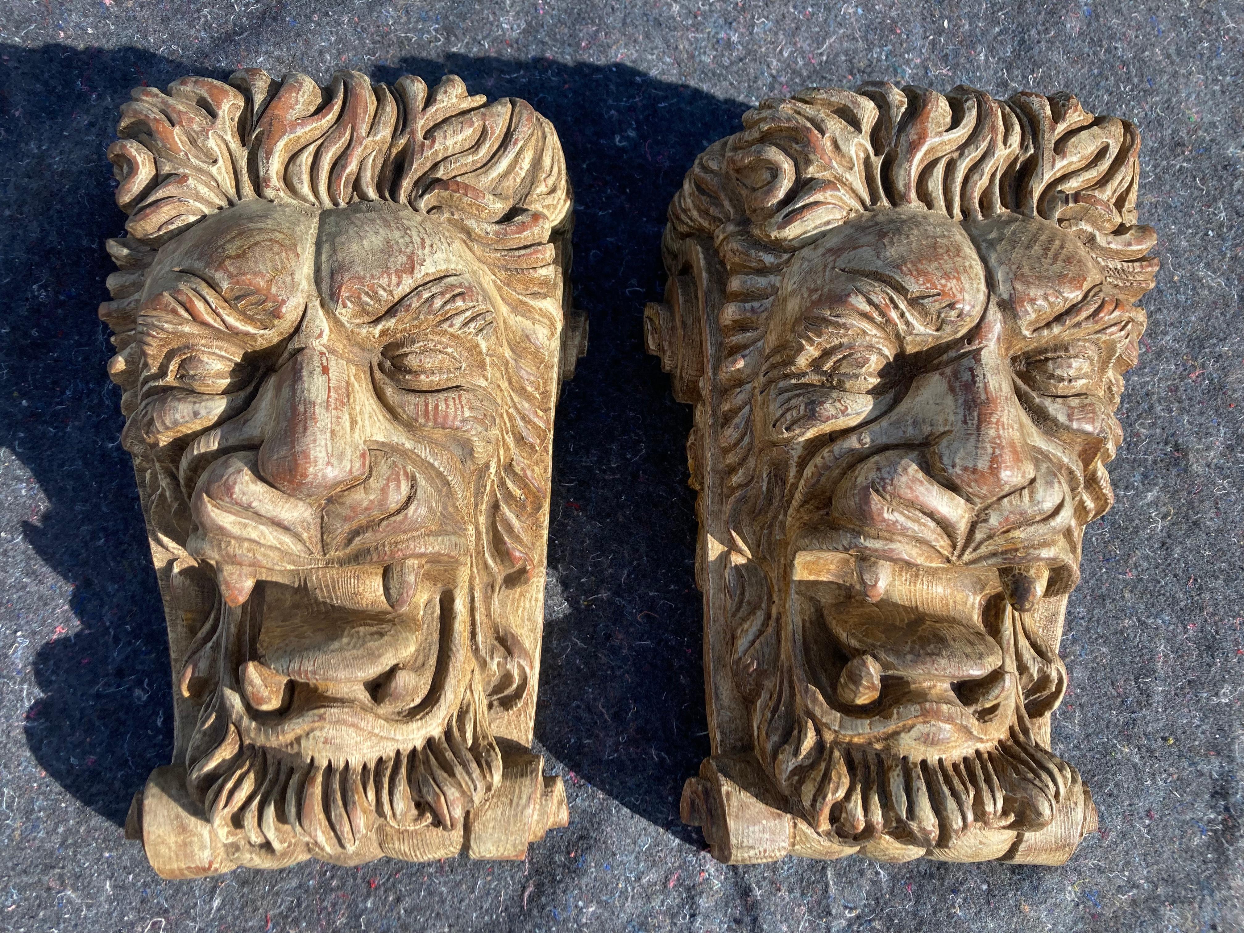 Verre Étagère murale Sarreid, bois sculpté, Gargoyle, lion, fabriqué en Espagne en vente