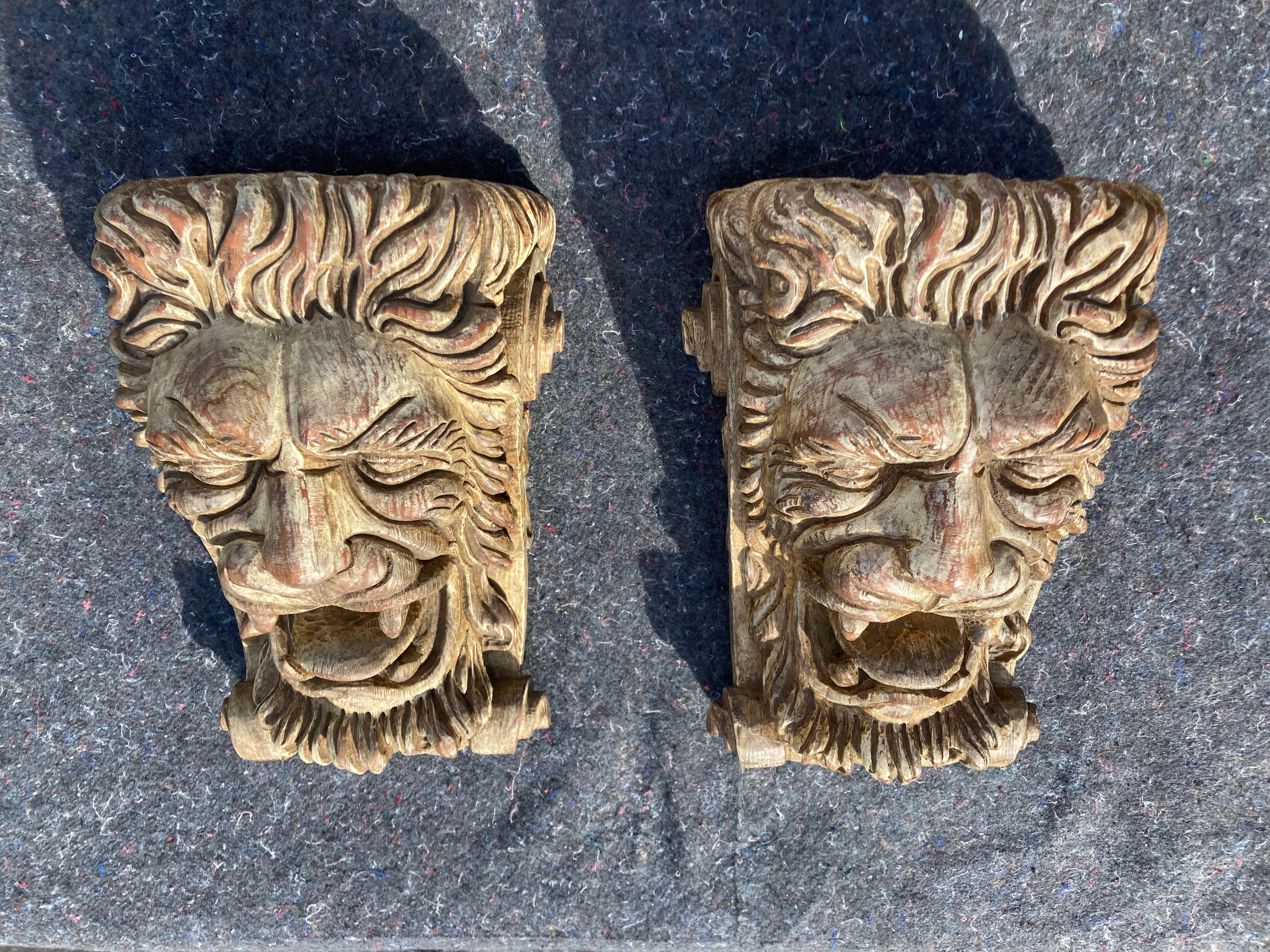 Sarreid Wall Shelf, Carved Wood, Gargoyle, Lion, Made in Spain In Good Condition For Sale In Miami, FL
