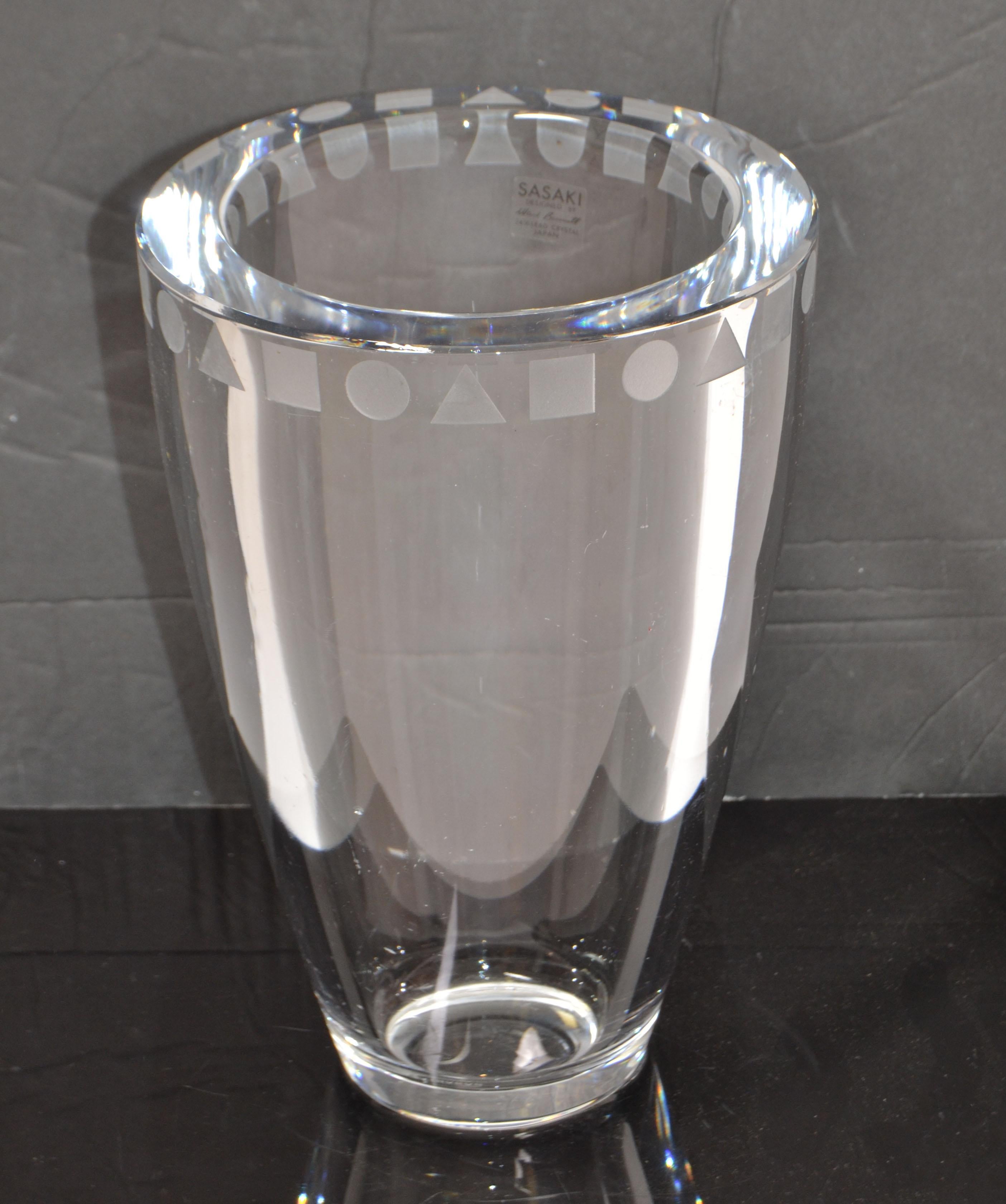 Signed Sasaki Sengai round lead crystal flower vase, etched to-clear, made in Japan and designed by Ward Bennett.
24% Lead Crystal.
Marked with Label and Engraved.
The vase is very heavy.
 