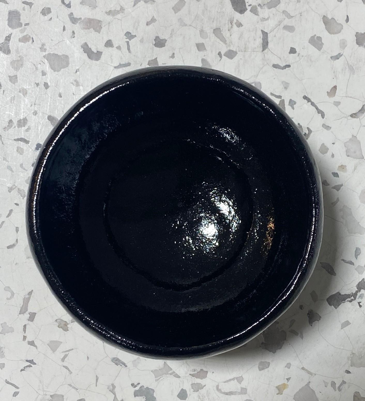 Bol à thé chawan en poterie japonaise Raku signé Sasaki Shoraku III avec boîte signée en vente 2
