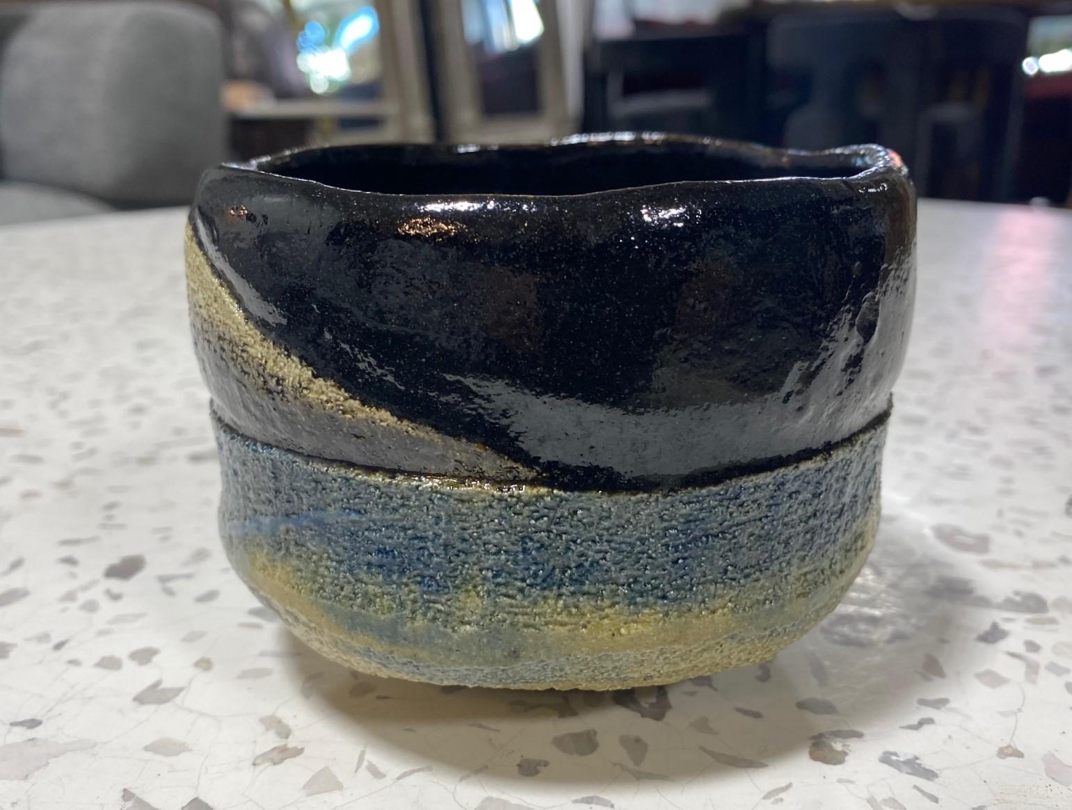 Sasaki Shoraku III Signed Japanese Raku Pottery Chawan Tea Bowl with Signed Box In Good Condition For Sale In Studio City, CA