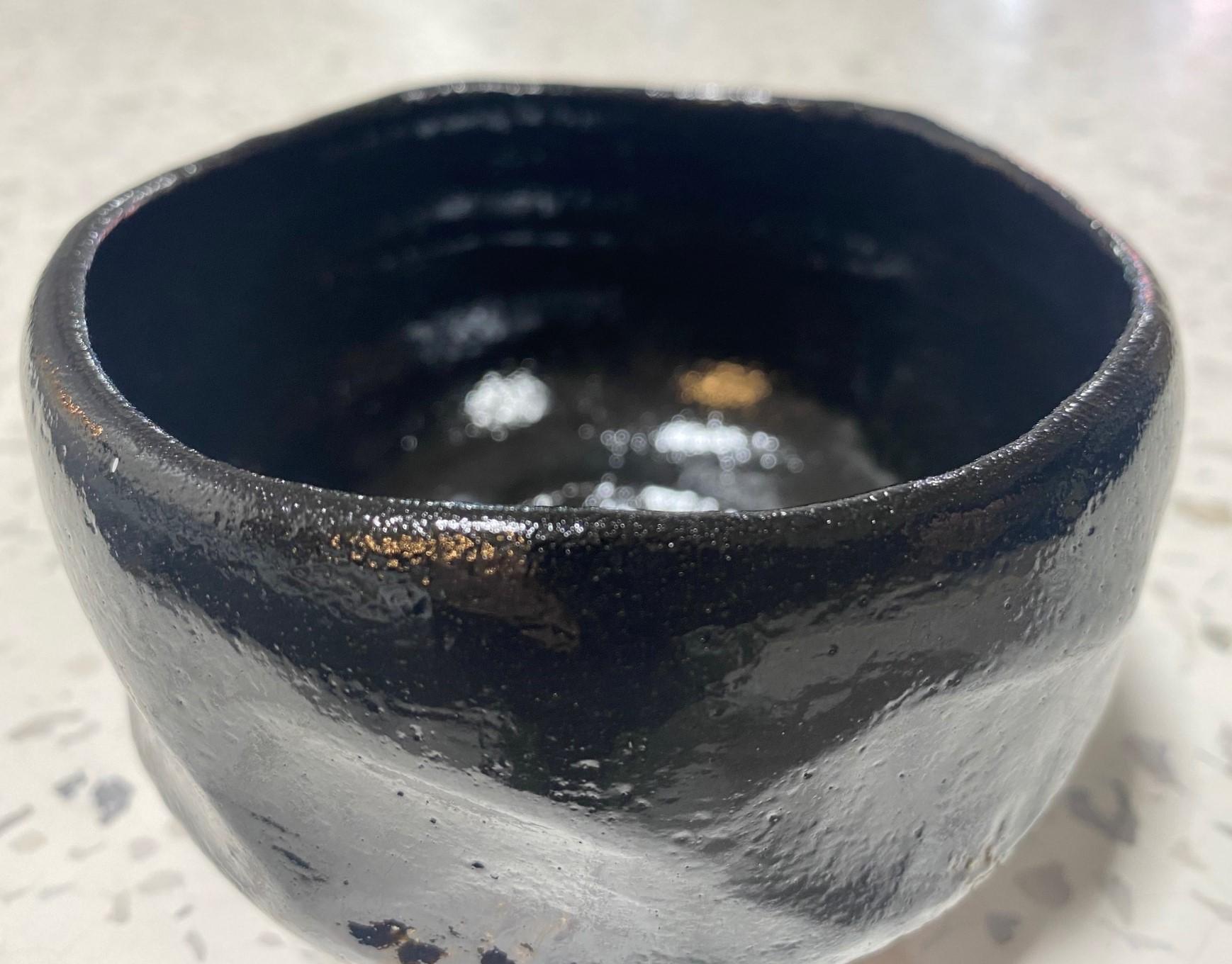 Bol à thé chawan en poterie japonaise Raku signé Sasaki Shoraku III avec boîte signée en vente 1