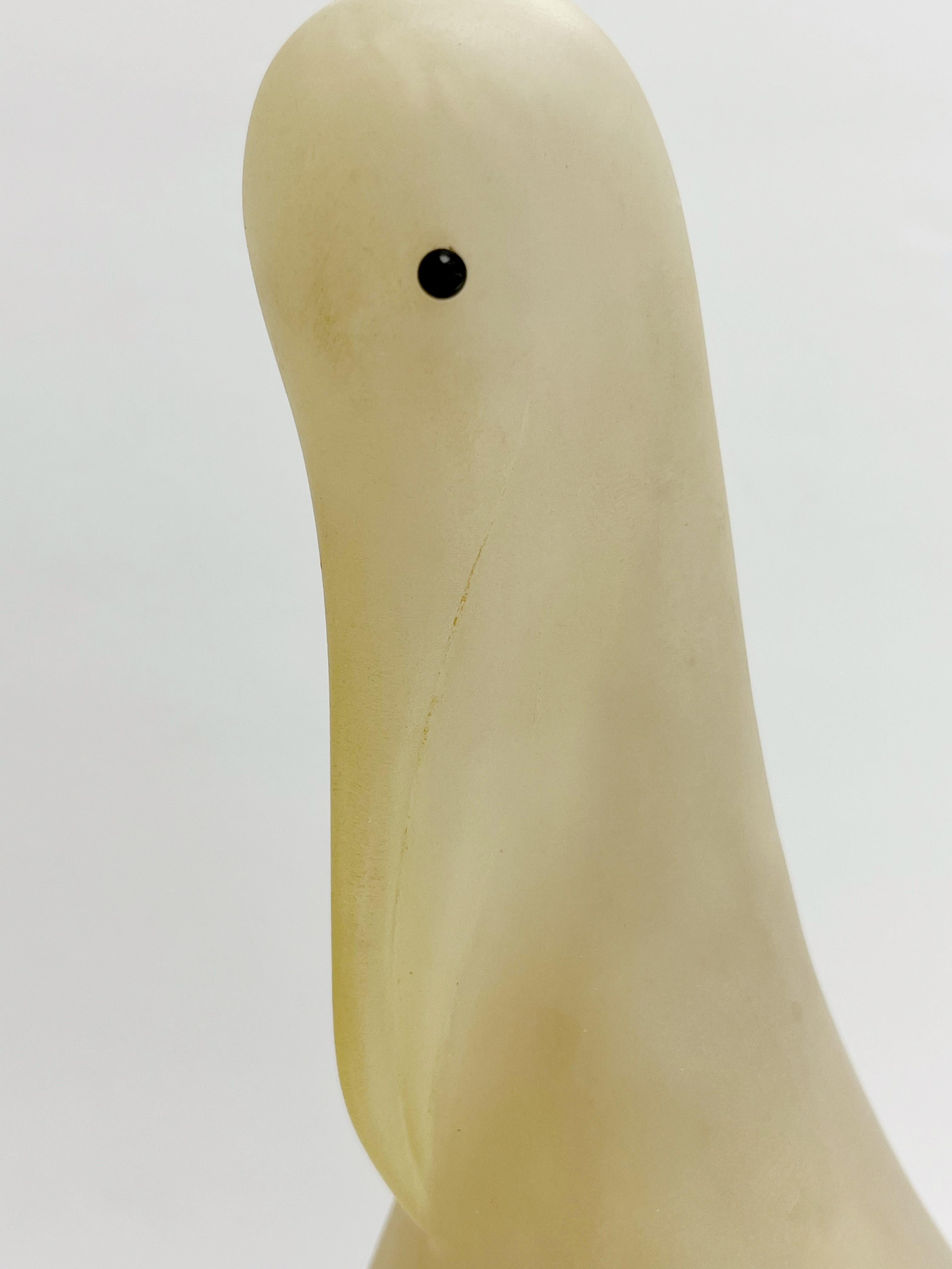 Americano Sascha Brastoff Scultura in resina opalescente di  Uccello in vendita