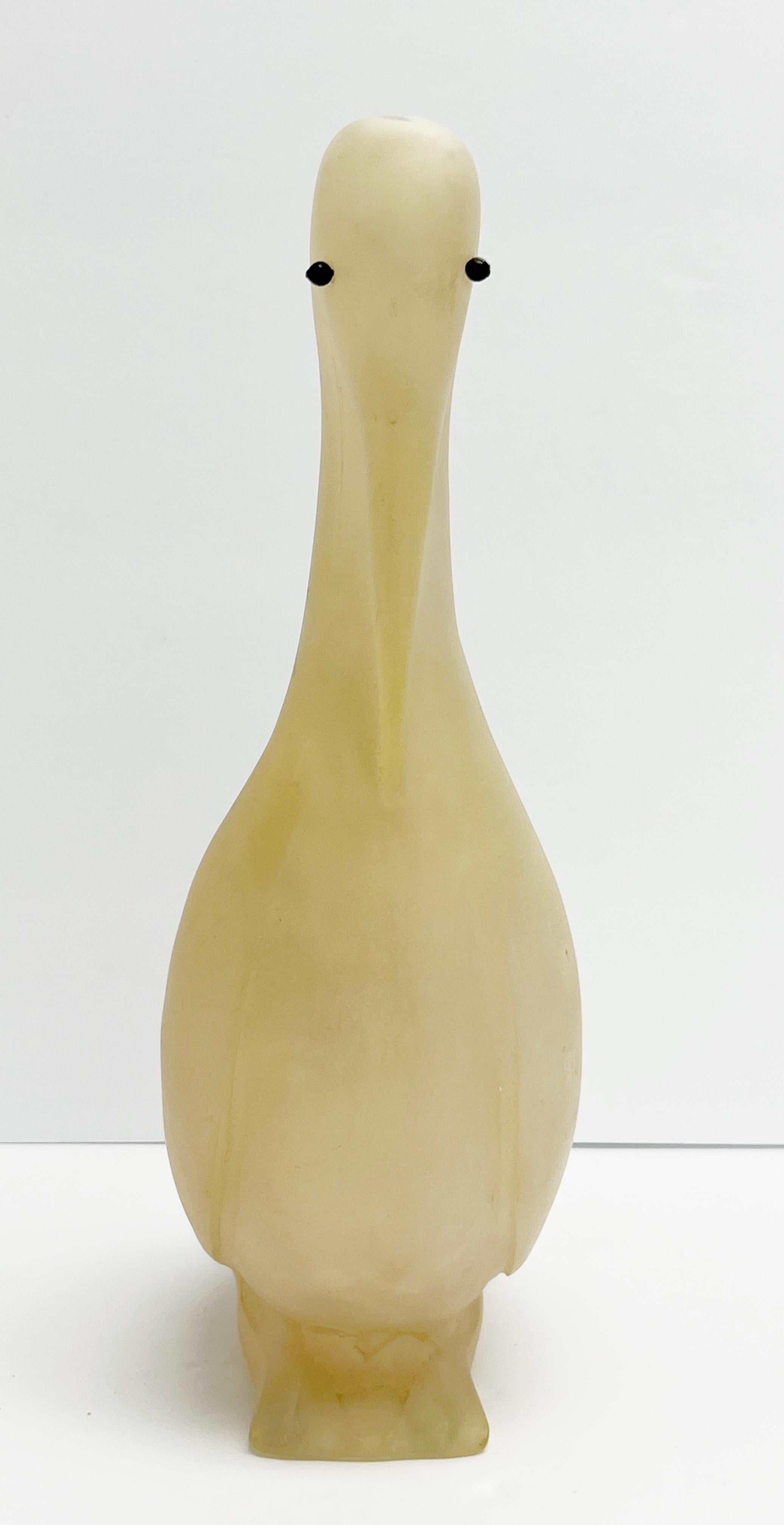 Sascha Brastoff Scultura in resina opalescente di  Uccello In condizioni buone in vendita a Miami, FL