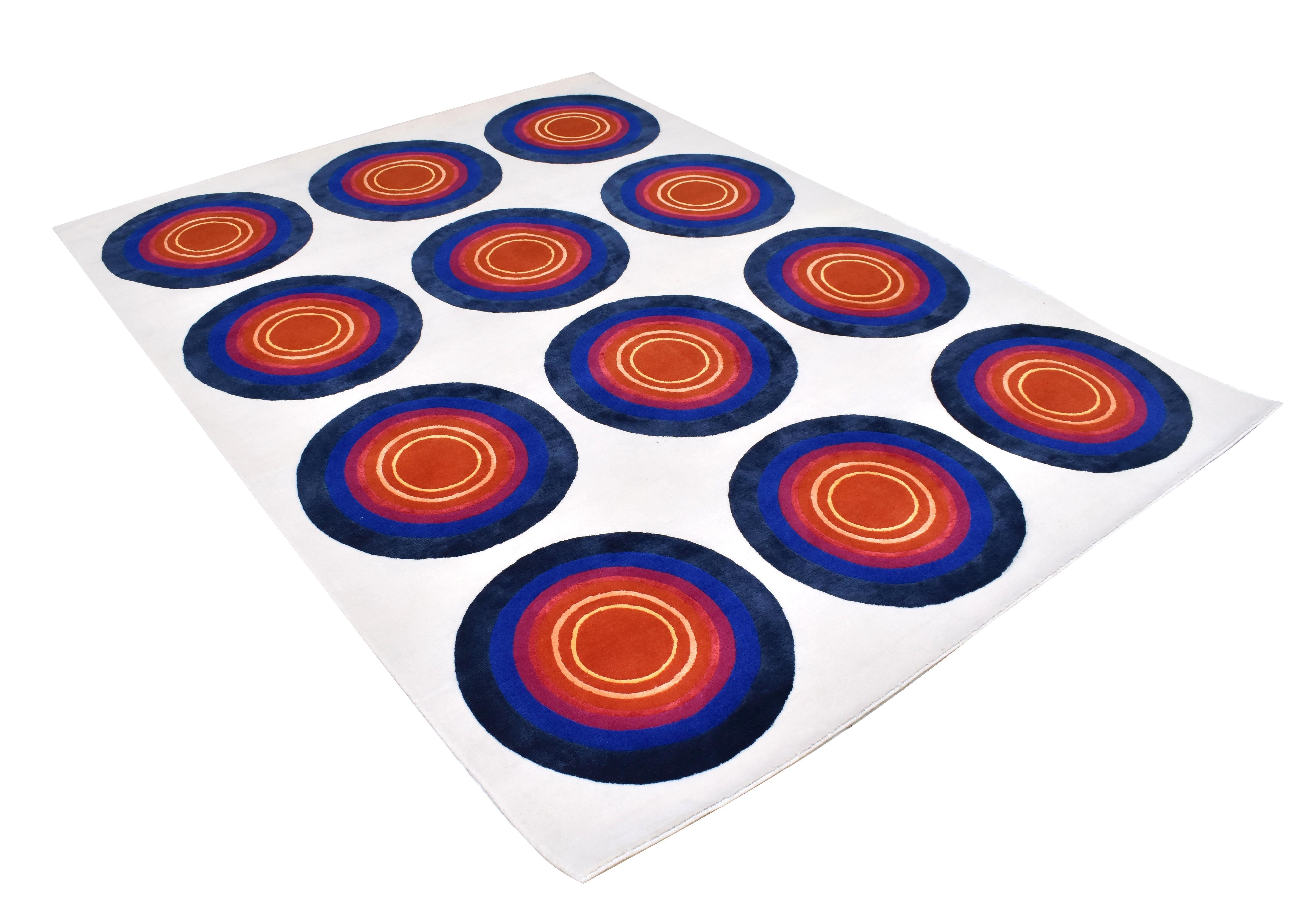 Moderner Teppich aus der Sasha Bikoff-Kollektion mit mehrfarbigem weißem Grund, „Goal“, 8x10 (Handgewebt) im Angebot