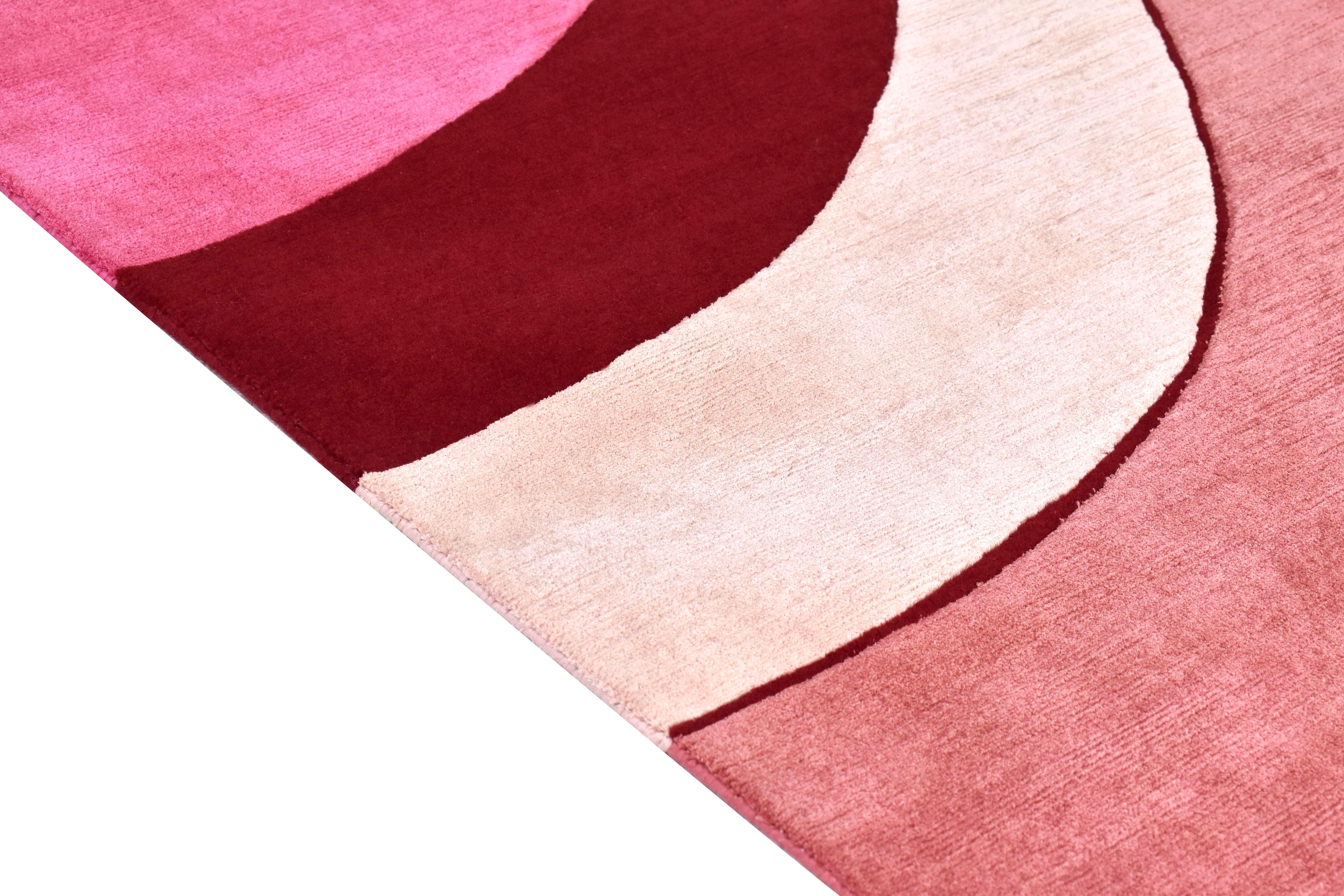 Moderner Teppich aus der Sasha Bikoff-Kollektion in rosafarben, „Wavey Dahlia“, 6'x9' im Zustand „Neu“ im Angebot in New York , NY