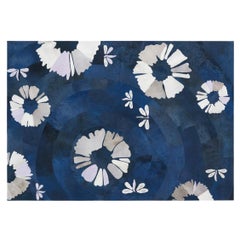 Sasha Bikoff X Art Hide Anpassbarer blauer Shibori-Teppich aus Rindsleder