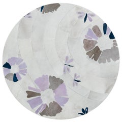 Tapis rond Shibori personnalisable en cuir de vache lavande Sasha Bikoff X Art Hide XL