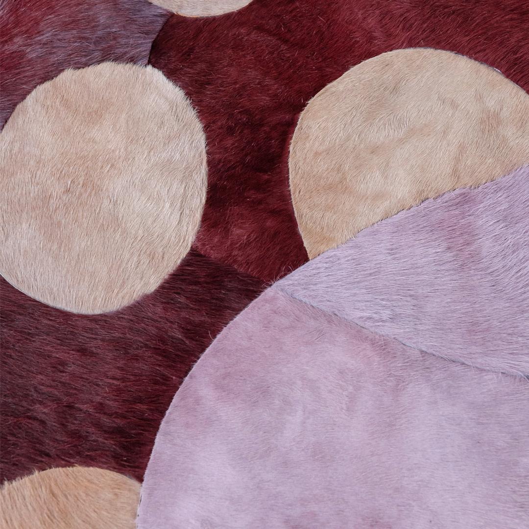 Tappeto Sasha Bikoff X Art Hide personalizzabile in pelle di mucca Rosso Fungo Funghi in vendita 1