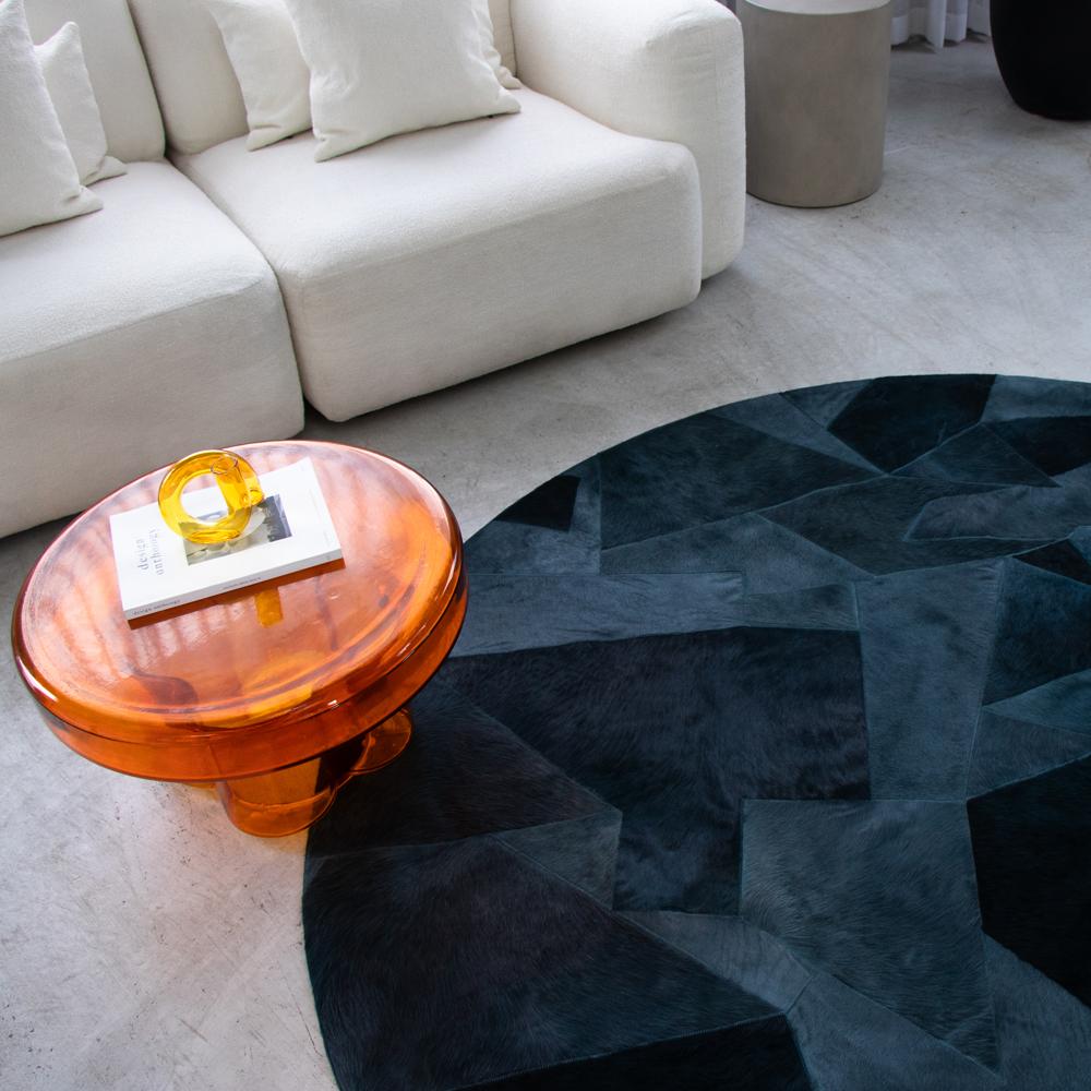 XXI secolo e contemporaneo Sasha Bikoff X Art Hide Tappeto rotondo personalizzabile Petrol Fragments Medium in vendita